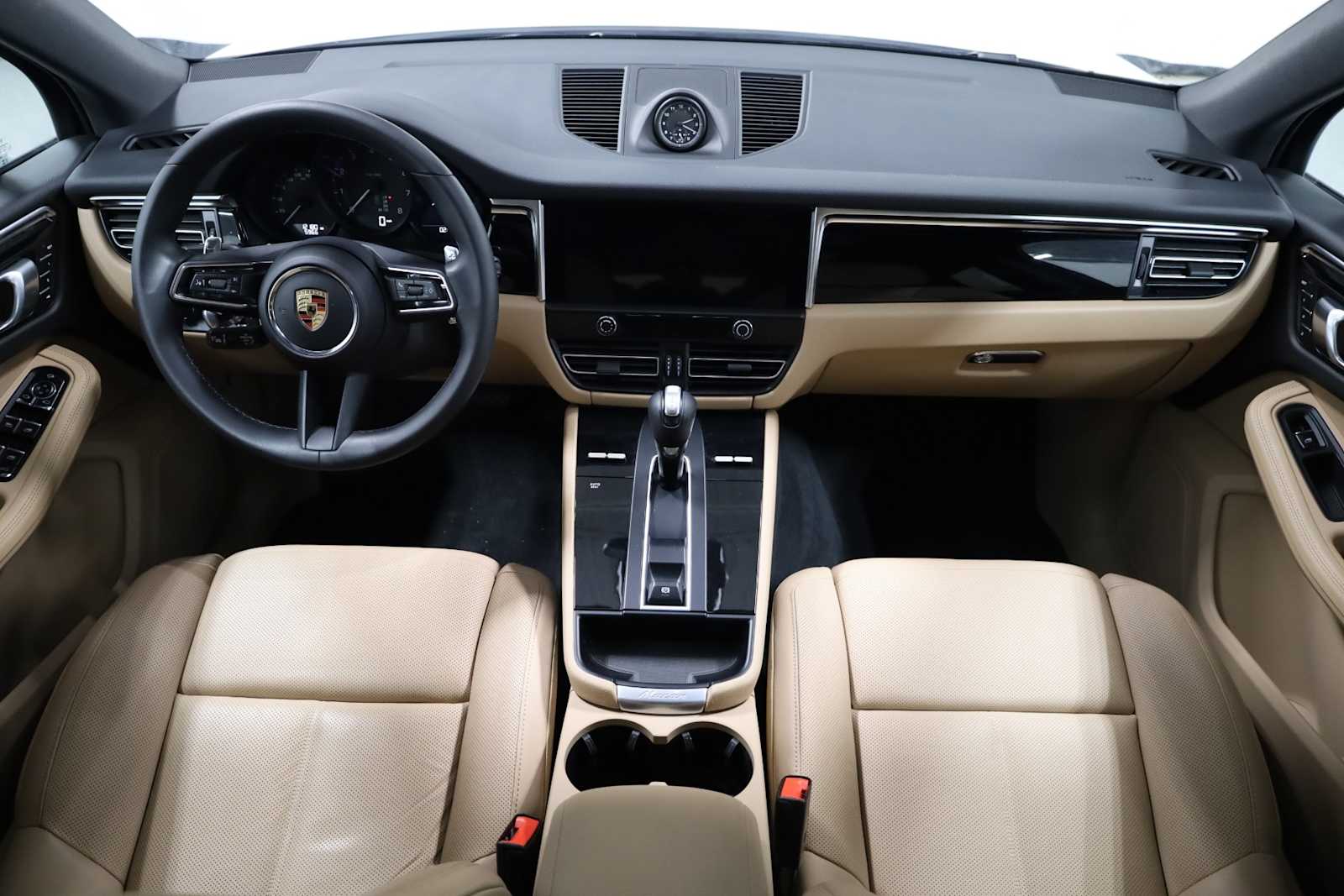 2023 Porsche Macan  25