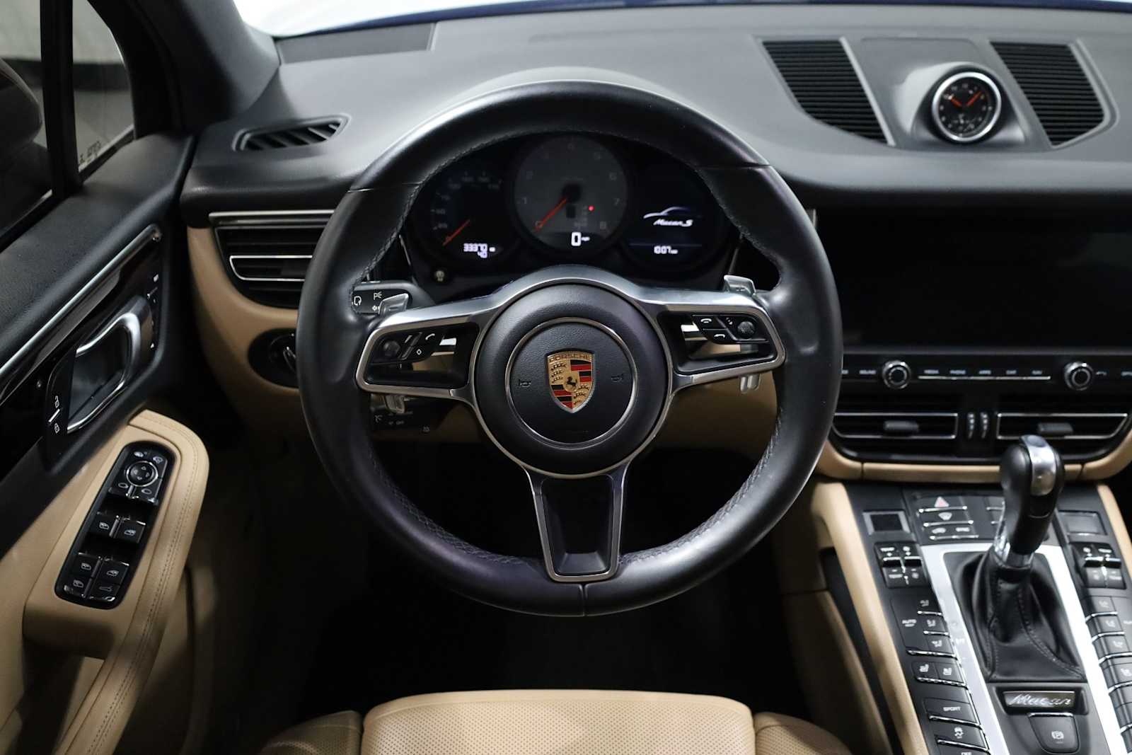 Thumbnail: 2020 Porsche Macan - 24