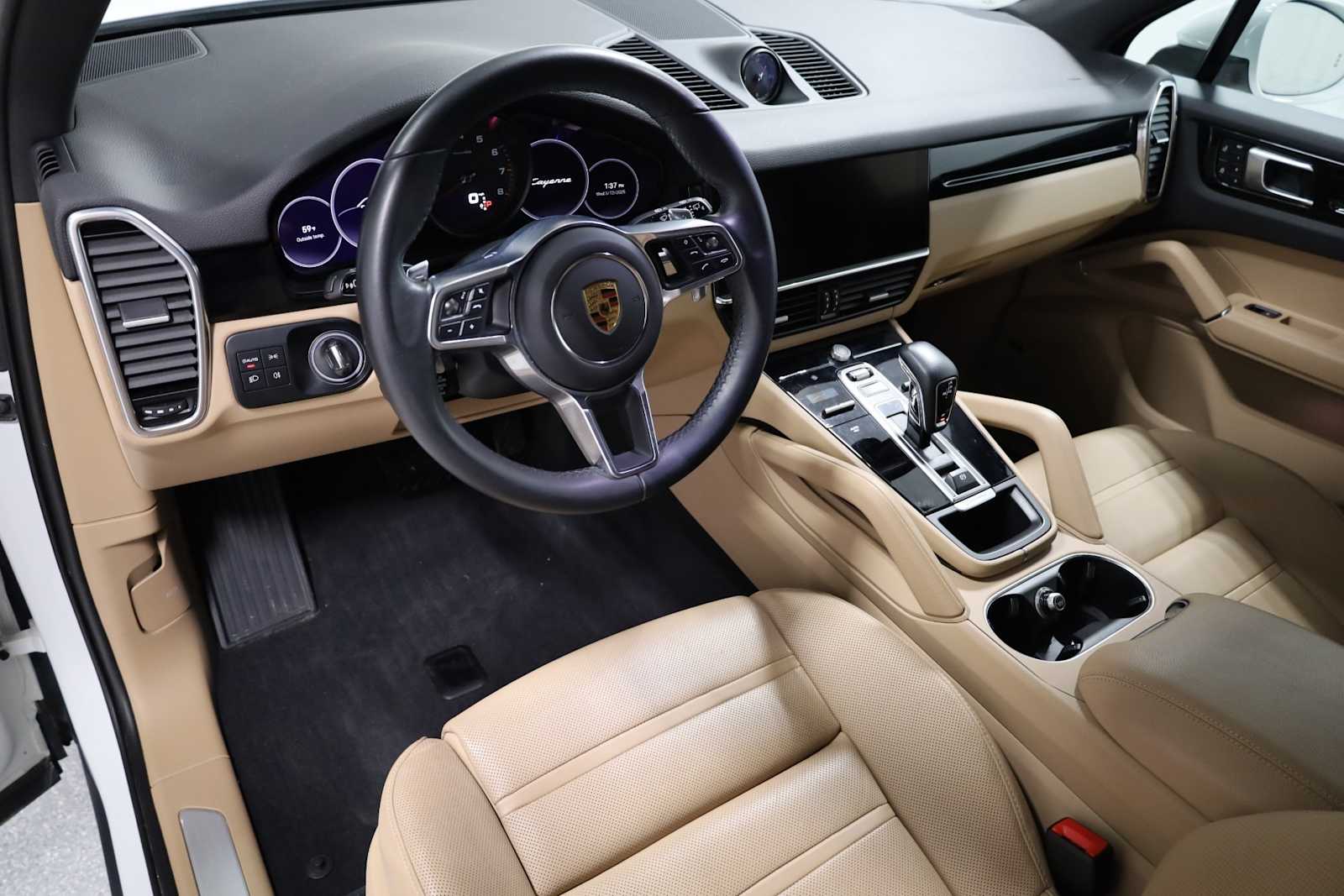Thumbnail: 2022 Porsche Cayenne - 4