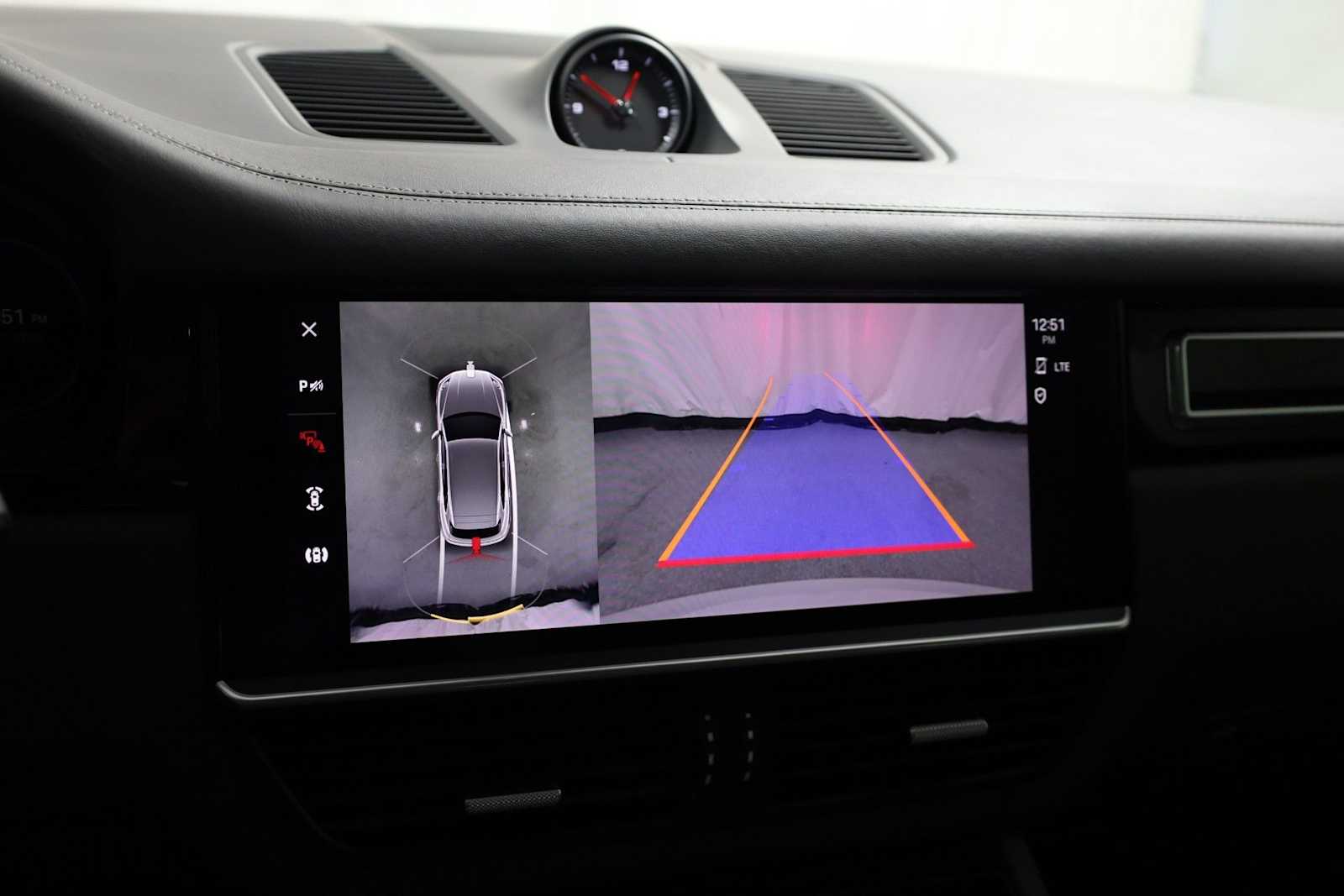 Thumbnail: 2023 Porsche Cayenne - 34