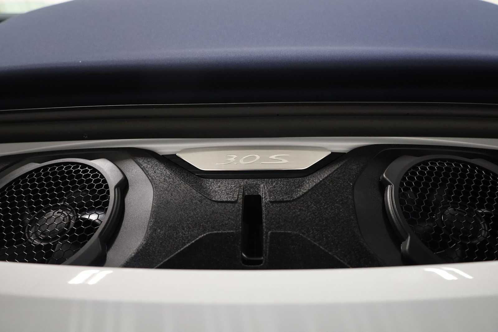 Thumbnail: 2025 Porsche 911 - 36