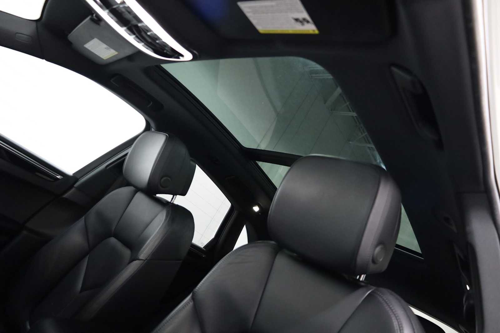 Thumbnail: 2017 Porsche Macan - 20