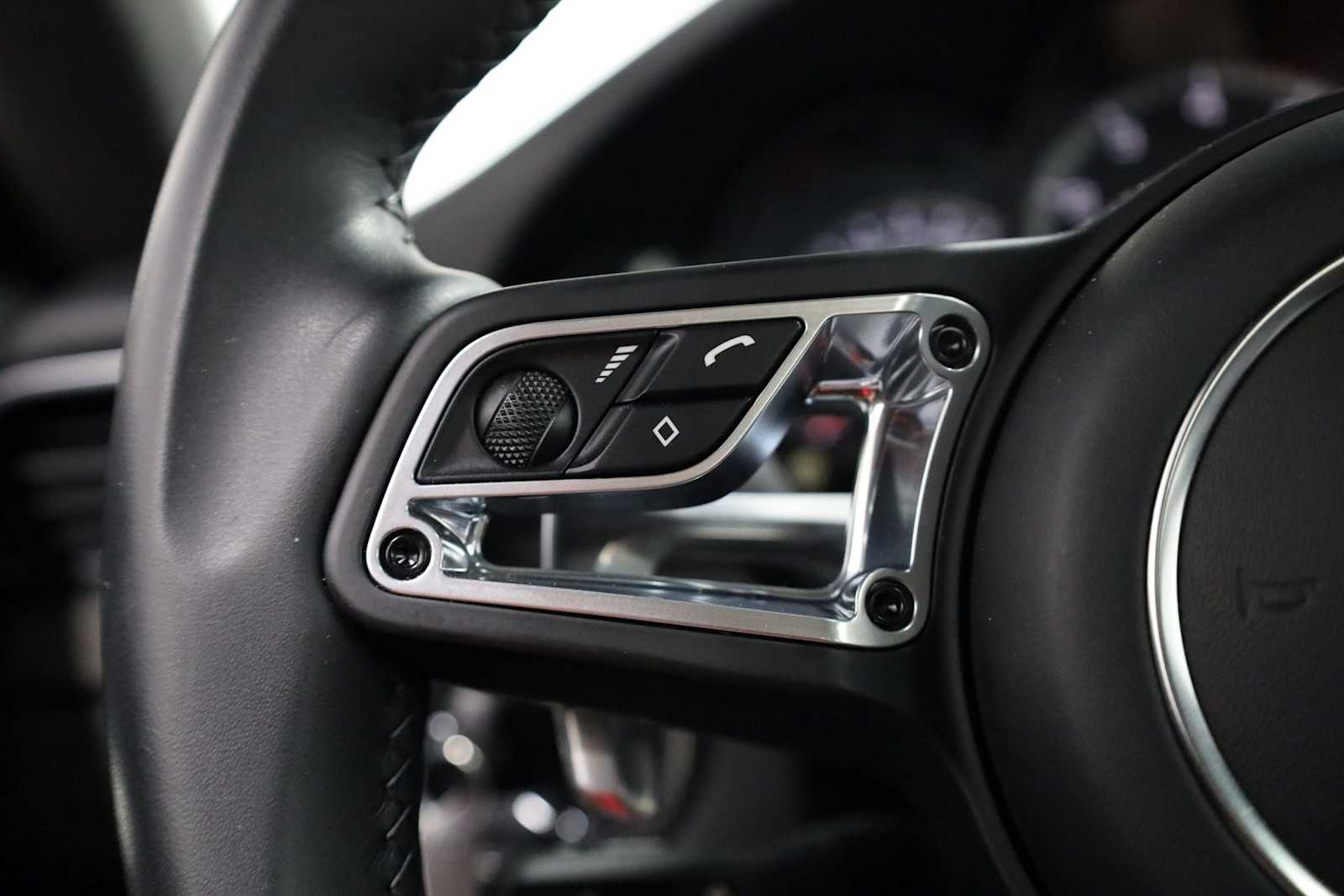 Thumbnail: 2019 Porsche 911 - 26