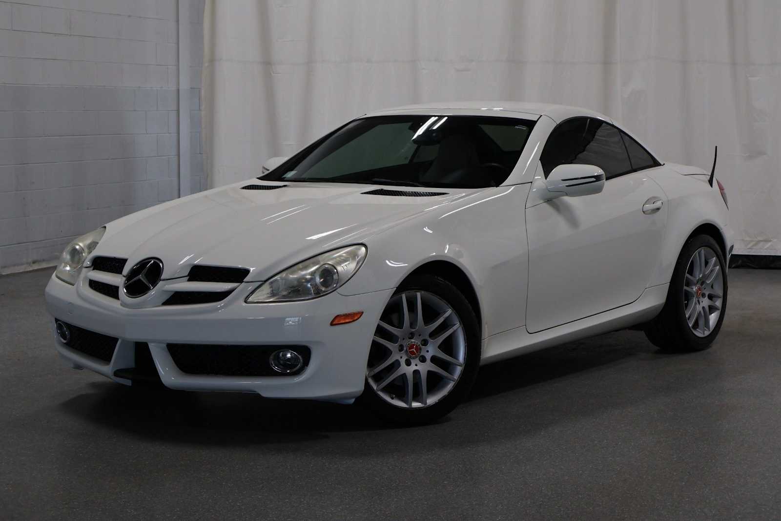 Thumbnail: 2009 Mercedes-Benz SLK - 1