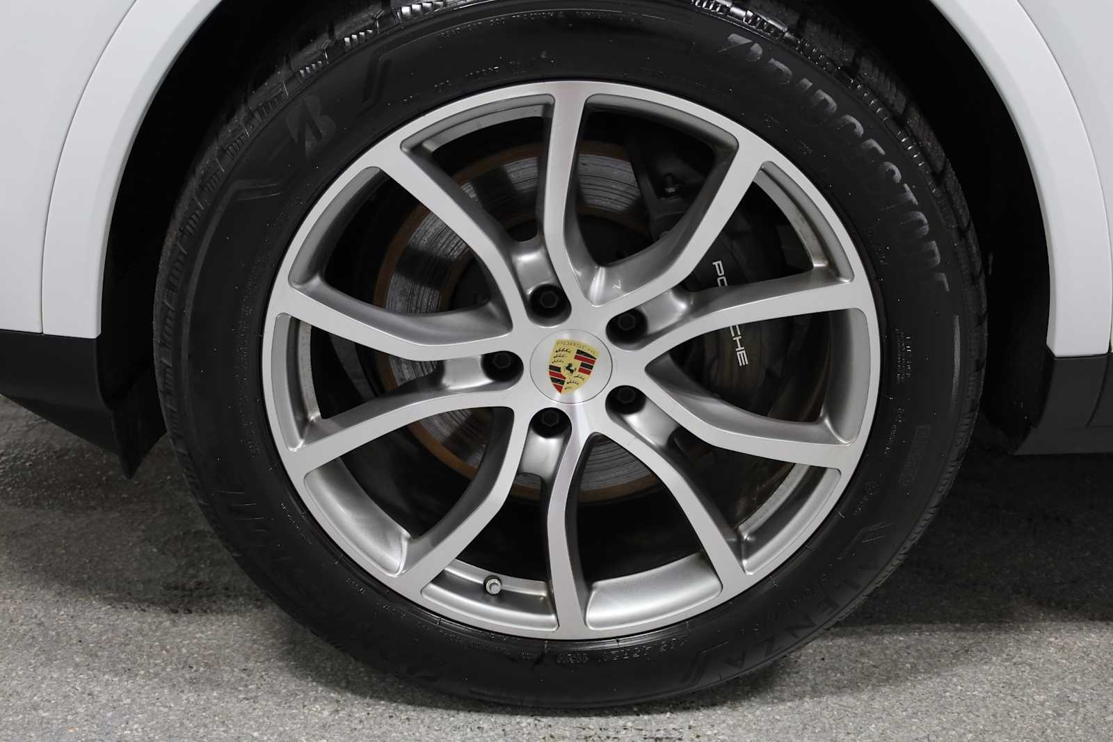 Thumbnail: 2024 Porsche Cayenne - 36
