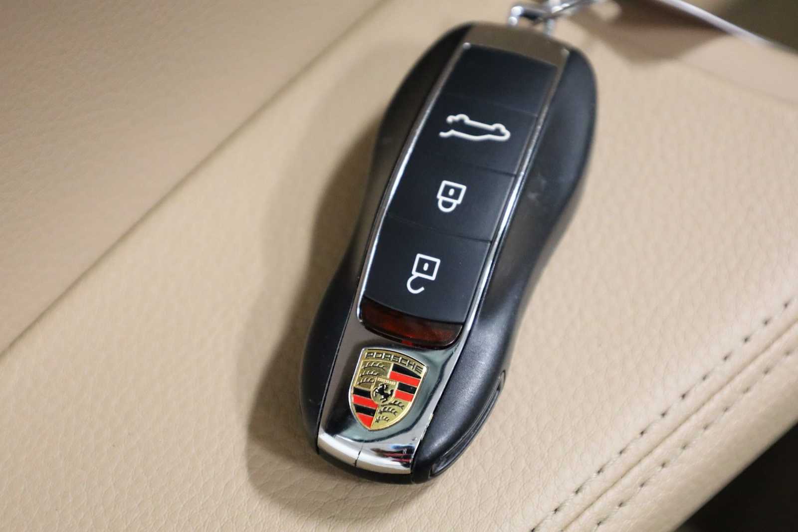 Thumbnail: 2024 Porsche Macan - 43