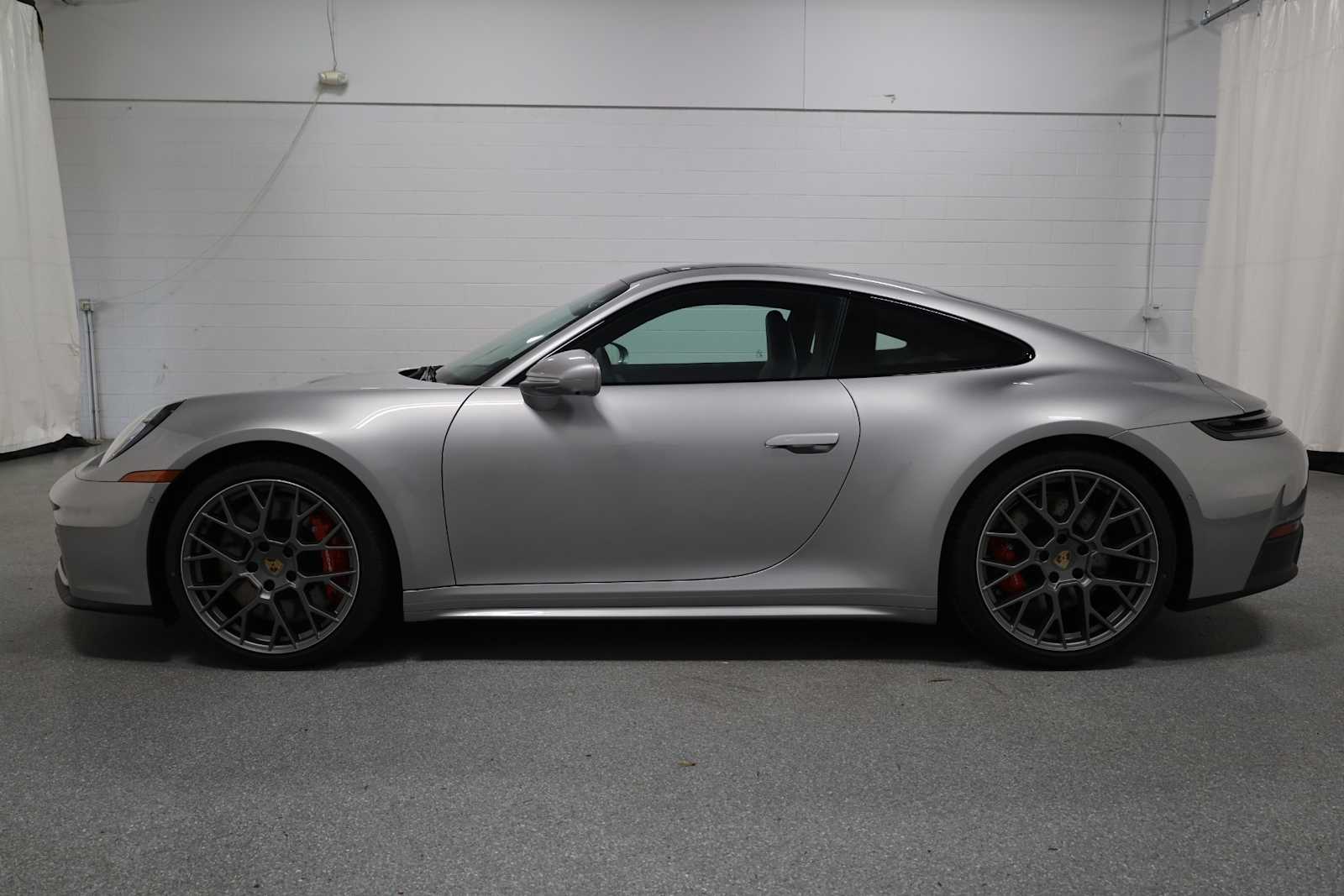 Thumbnail: 2025 Porsche 911 - 2