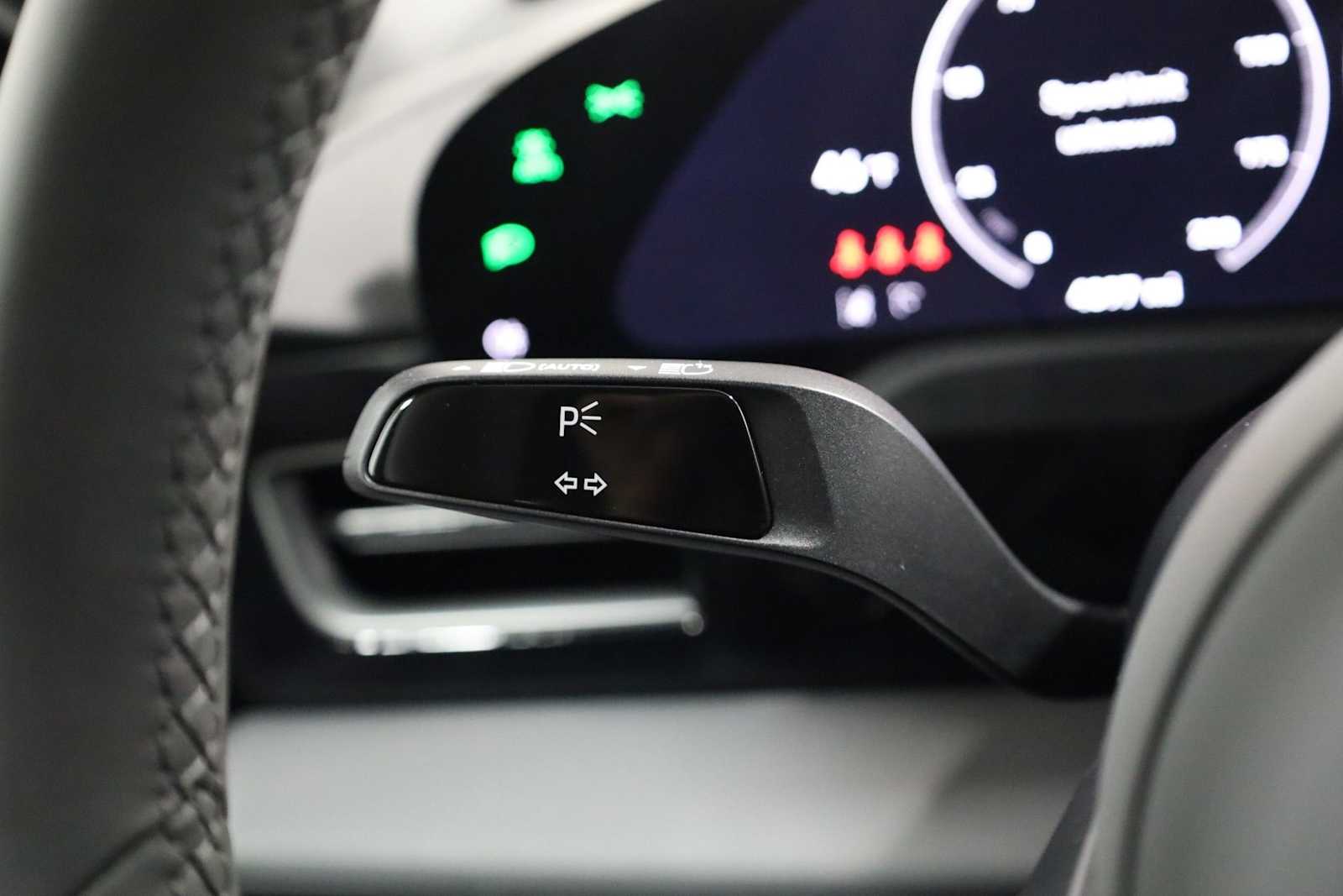 Thumbnail: 2025 Porsche Taycan - 28