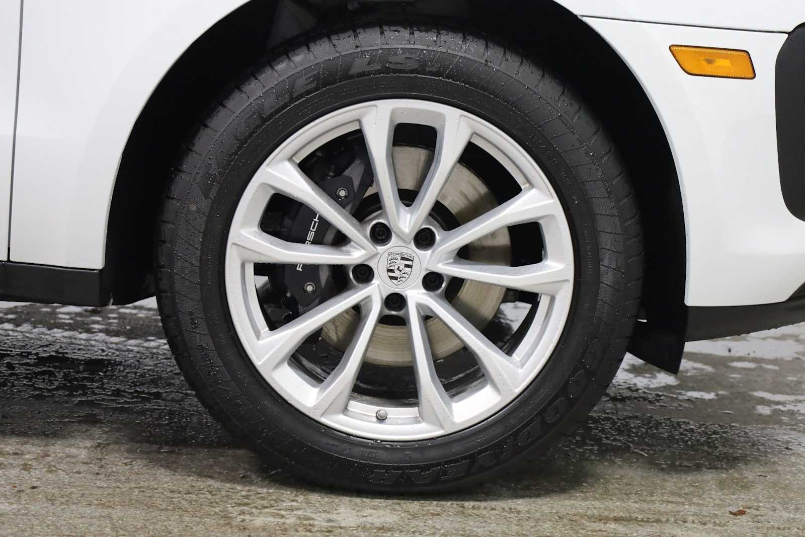 Thumbnail: 2026 Porsche Macan - 12