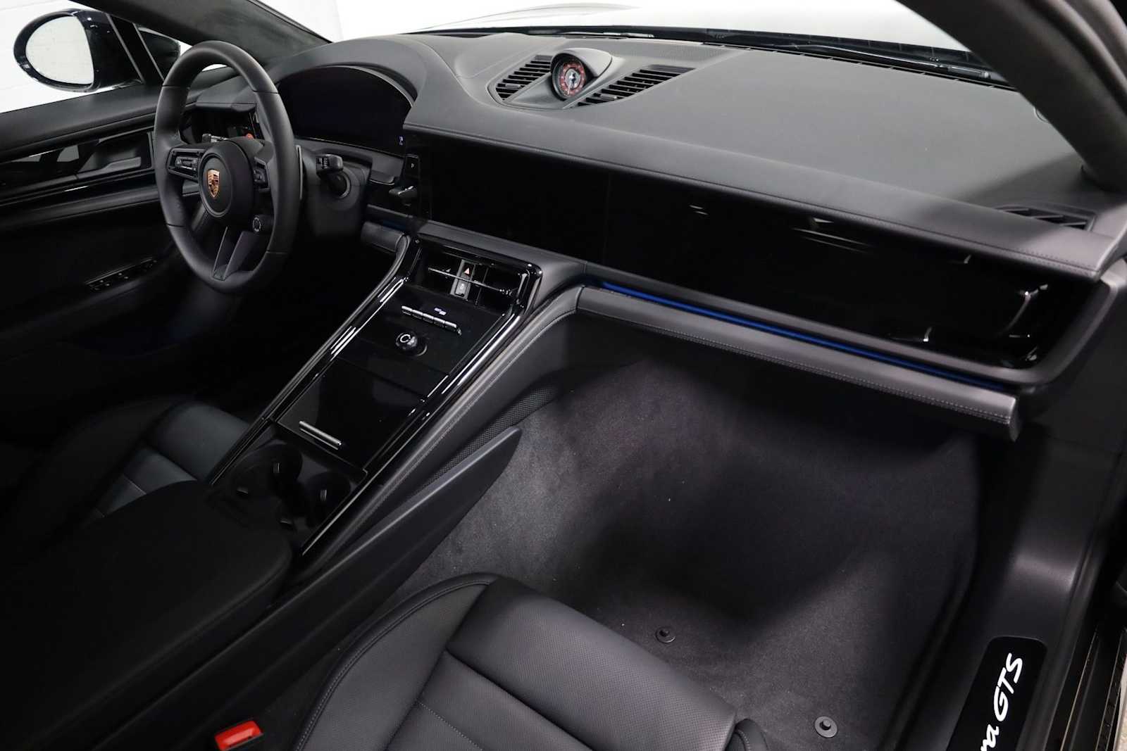 Thumbnail: 2026 Porsche Panamera - 6