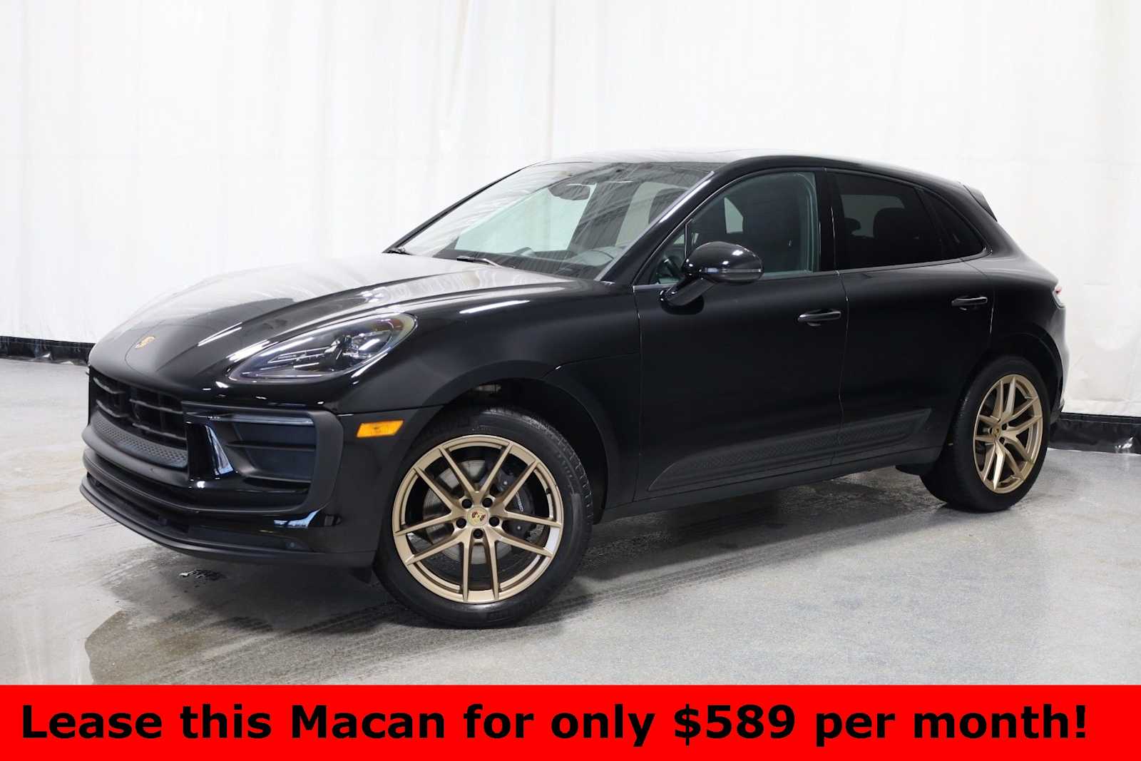 Thumbnail: 2023 Porsche Macan - 1