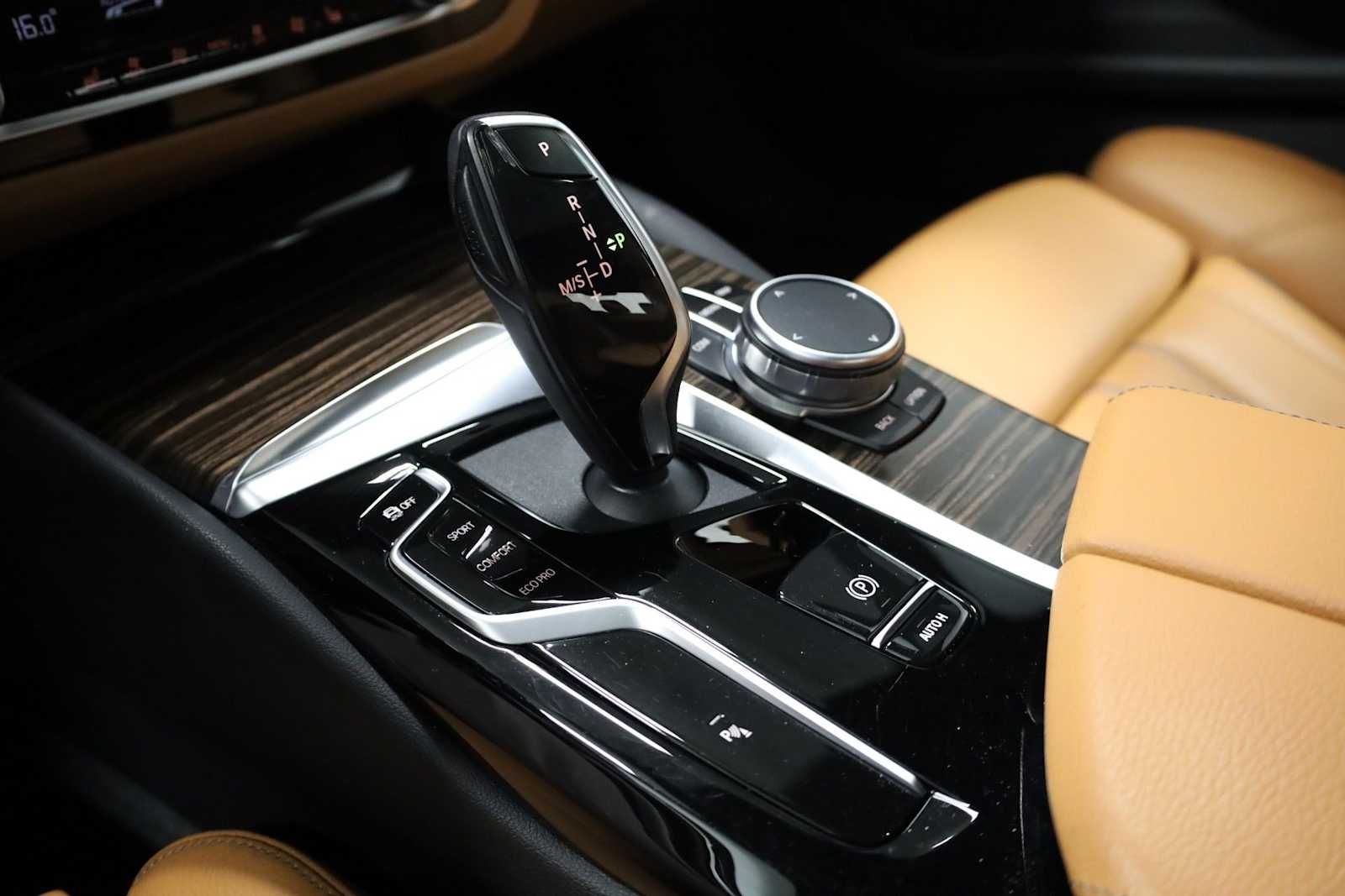 Thumbnail: 2022 BMW 5 Series - 29