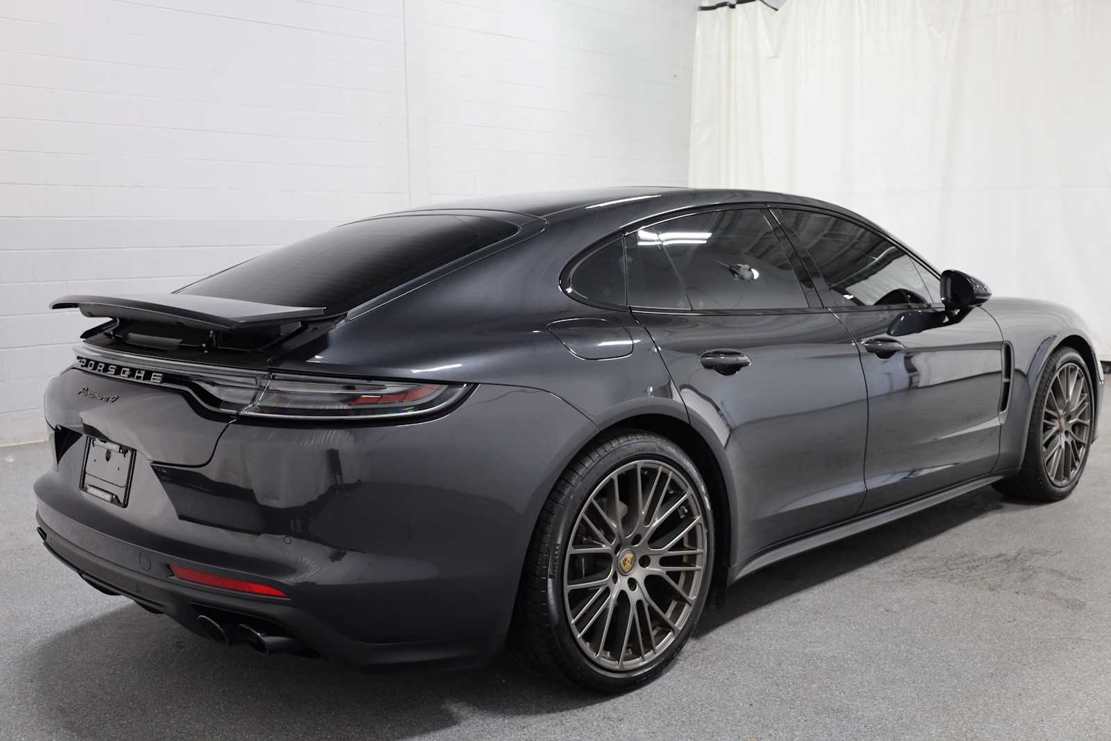 Thumbnail: 2022 Porsche Panamera - 9