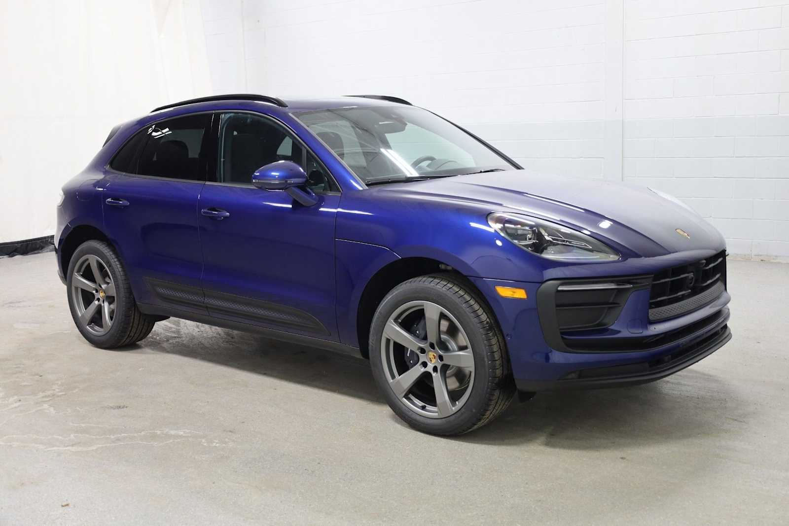 Thumbnail: 2026 Porsche Macan - 13