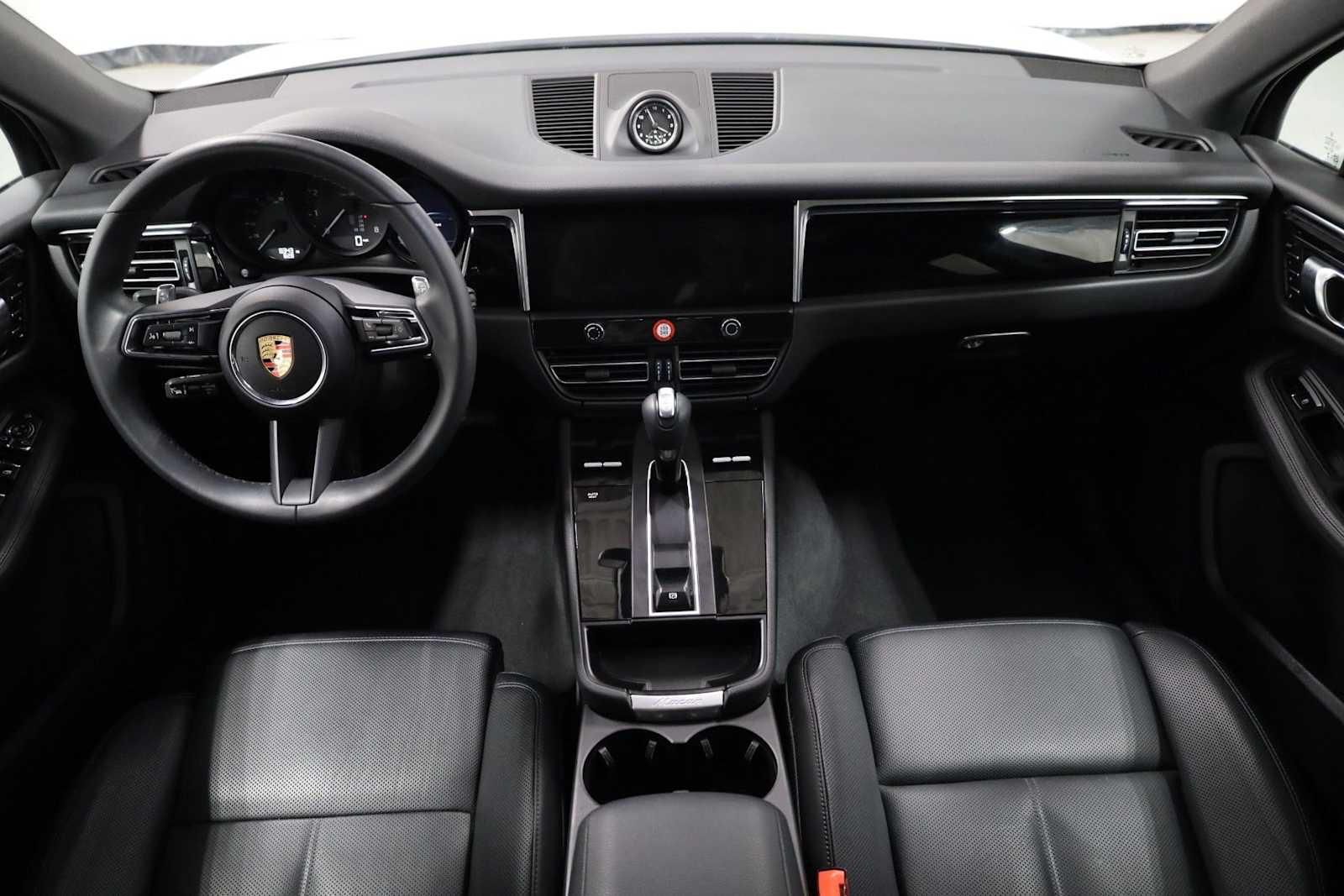 Thumbnail: 2025 Porsche Macan - 26