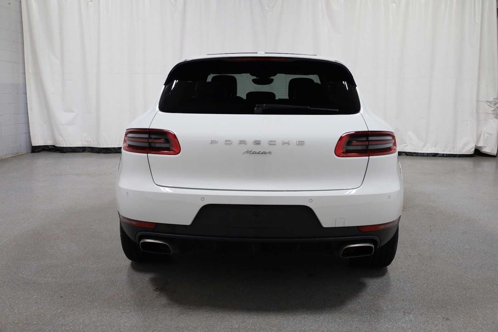 Thumbnail: 2017 Porsche Macan - 7