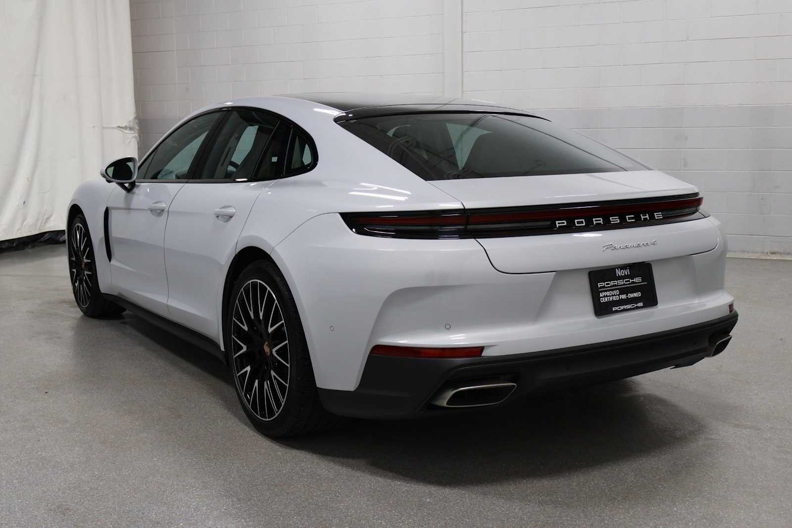 Thumbnail: 2025 Porsche Panamera - 3