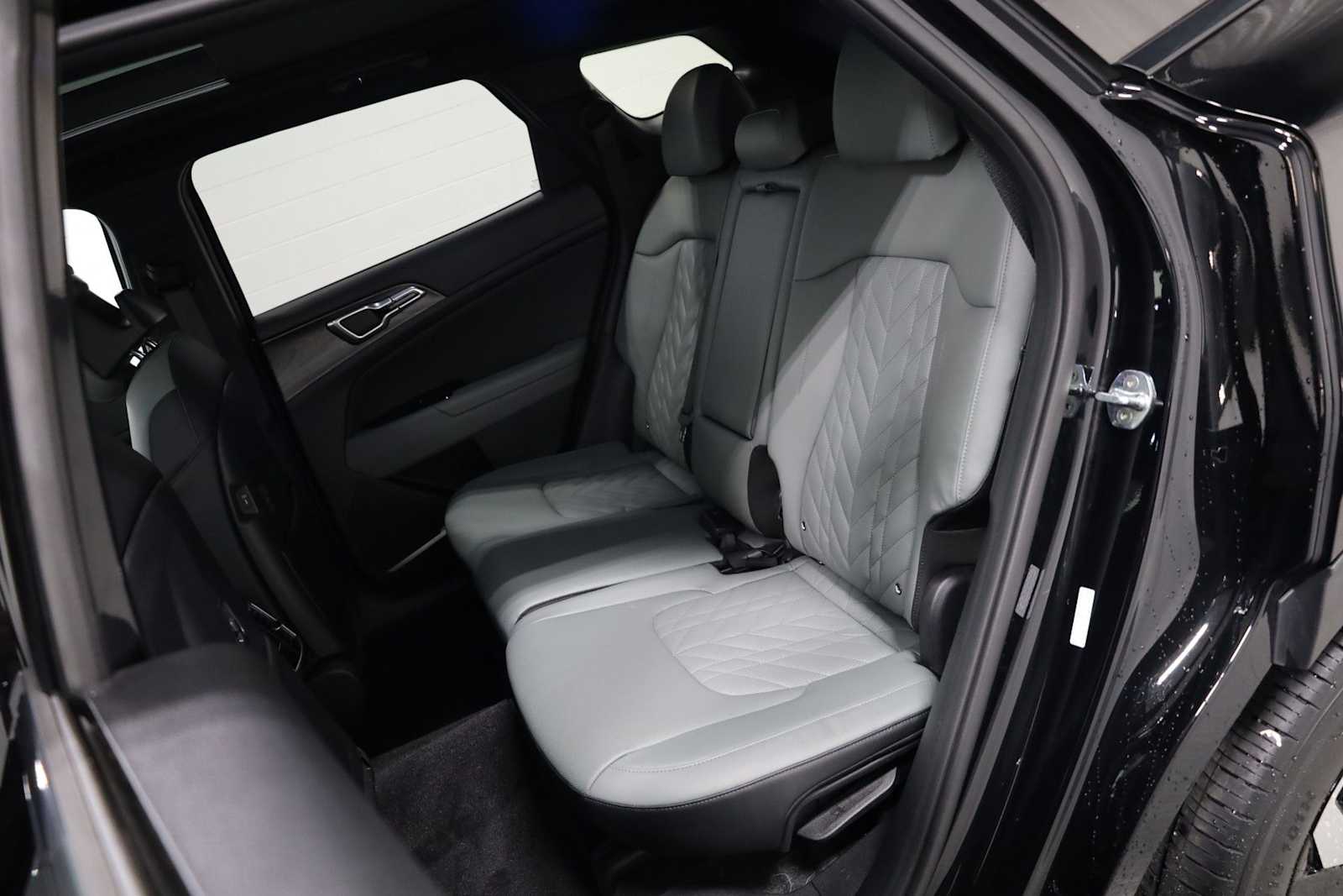 Thumbnail: 2023 Kia Sportage - 33