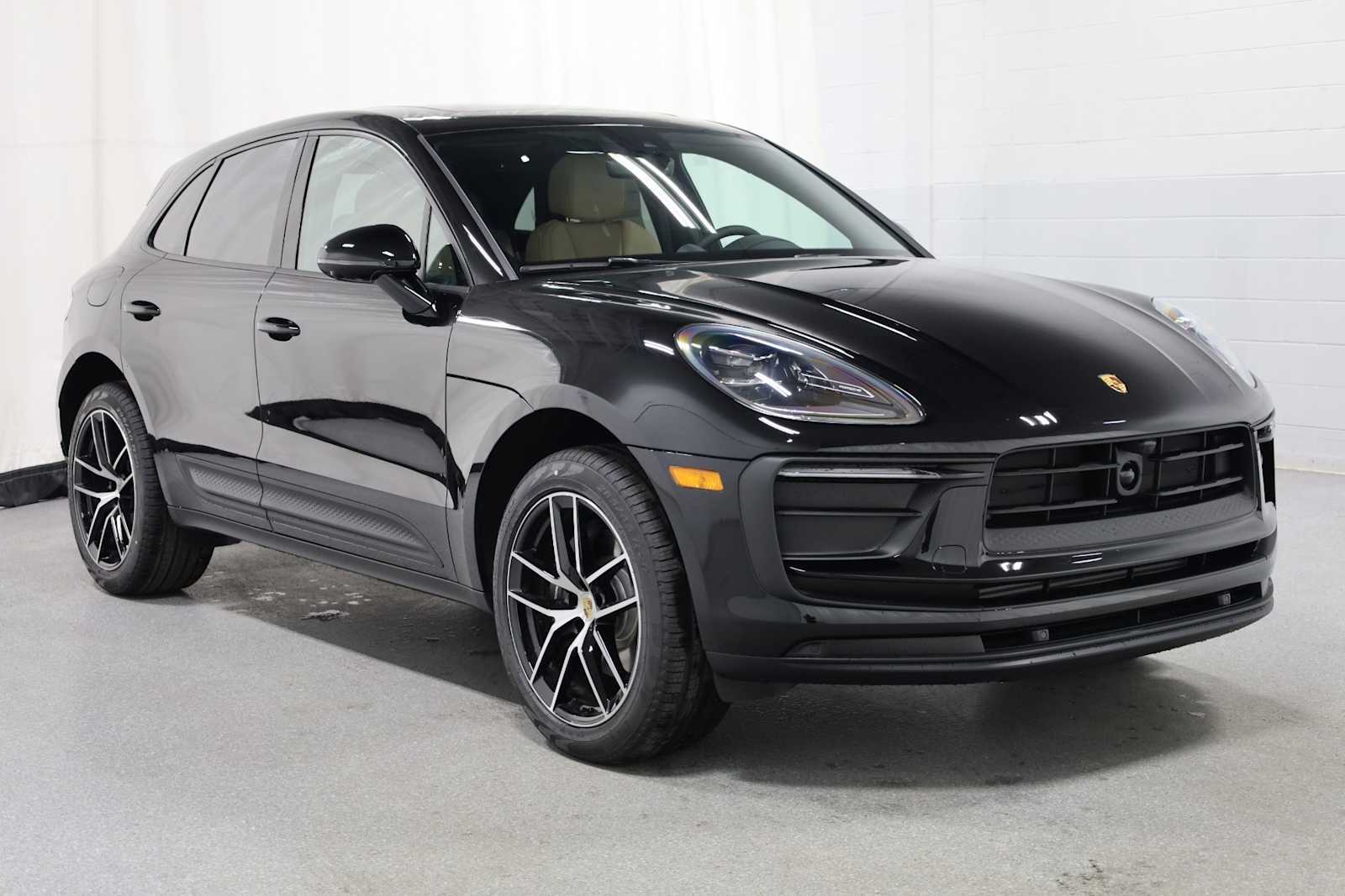Thumbnail: 2025 Porsche Macan - 13