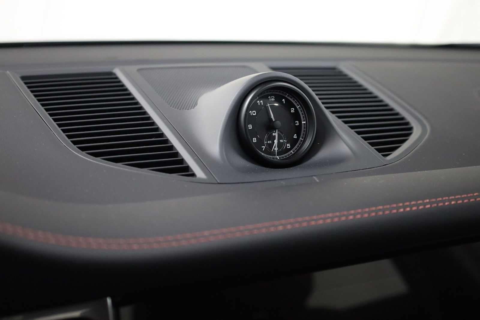 Thumbnail: 2026 Porsche Macan - 18