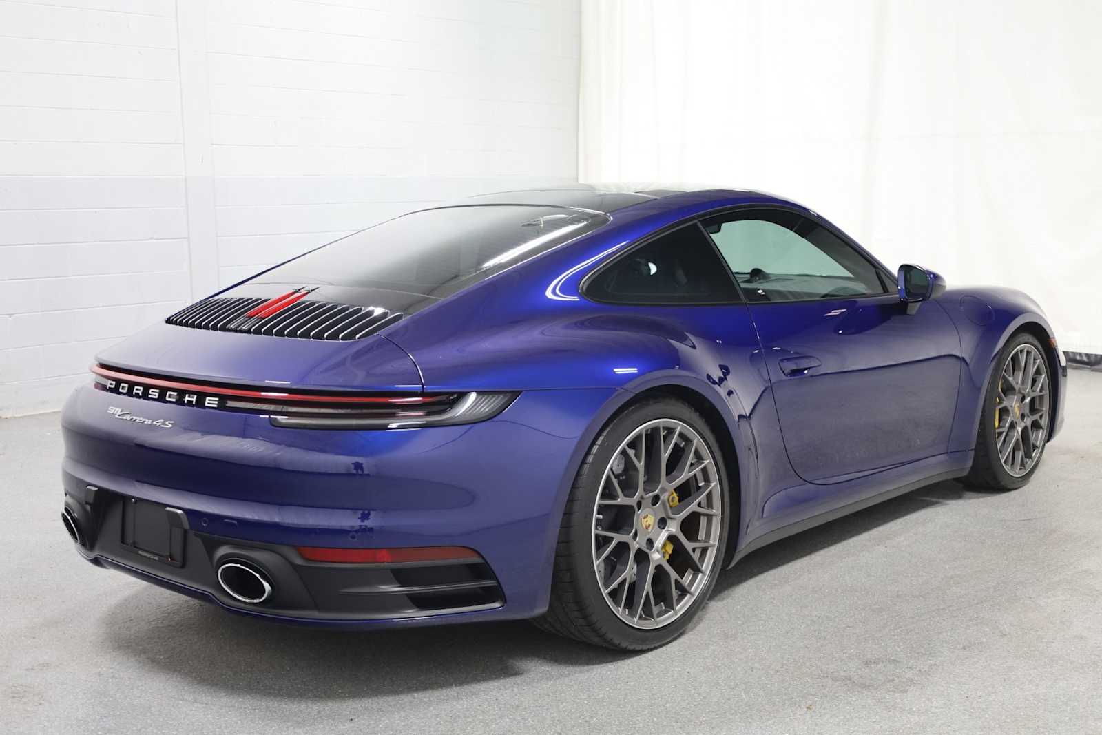 Thumbnail: 2020 Porsche 911 - 9