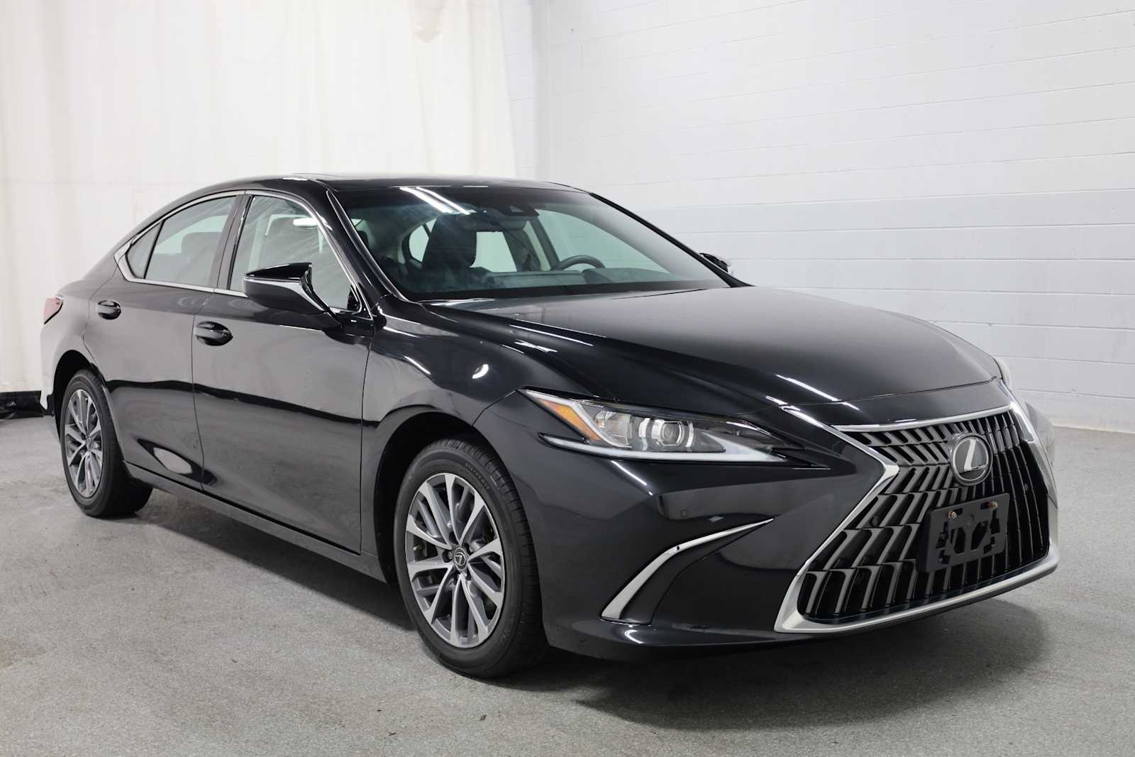 Thumbnail: 2023 Lexus ES - 13