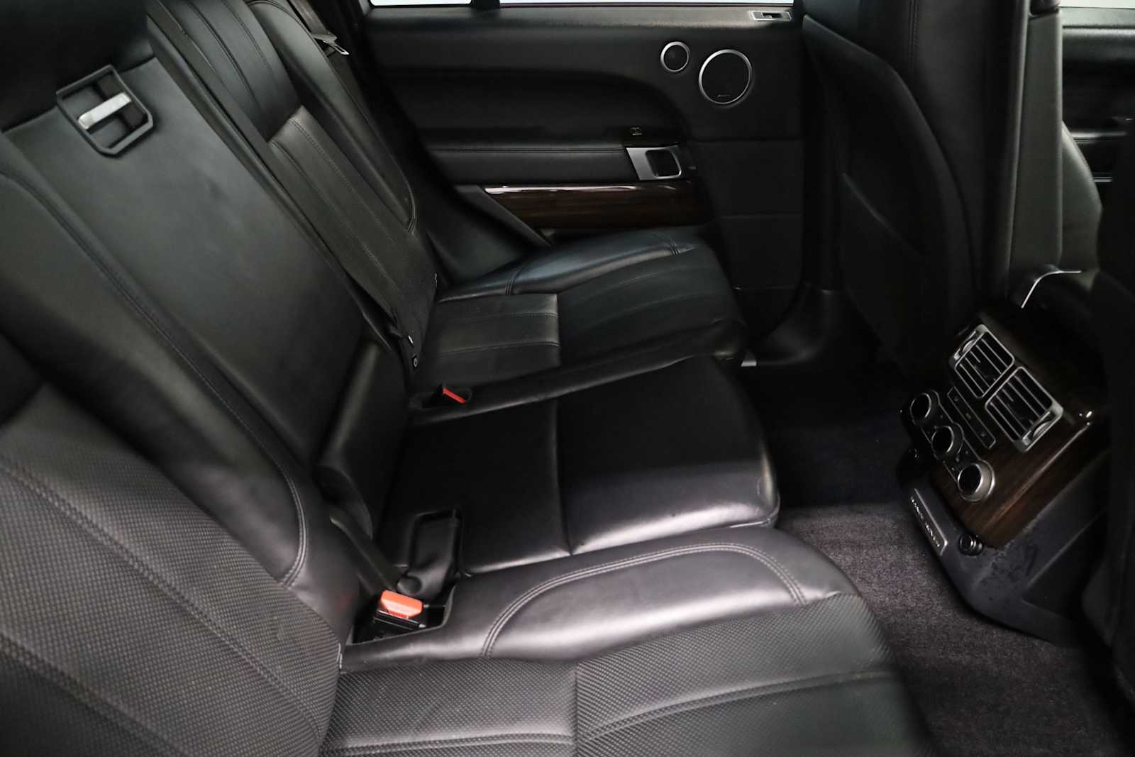 Thumbnail: 2015 Land Rover Range Rover - 33