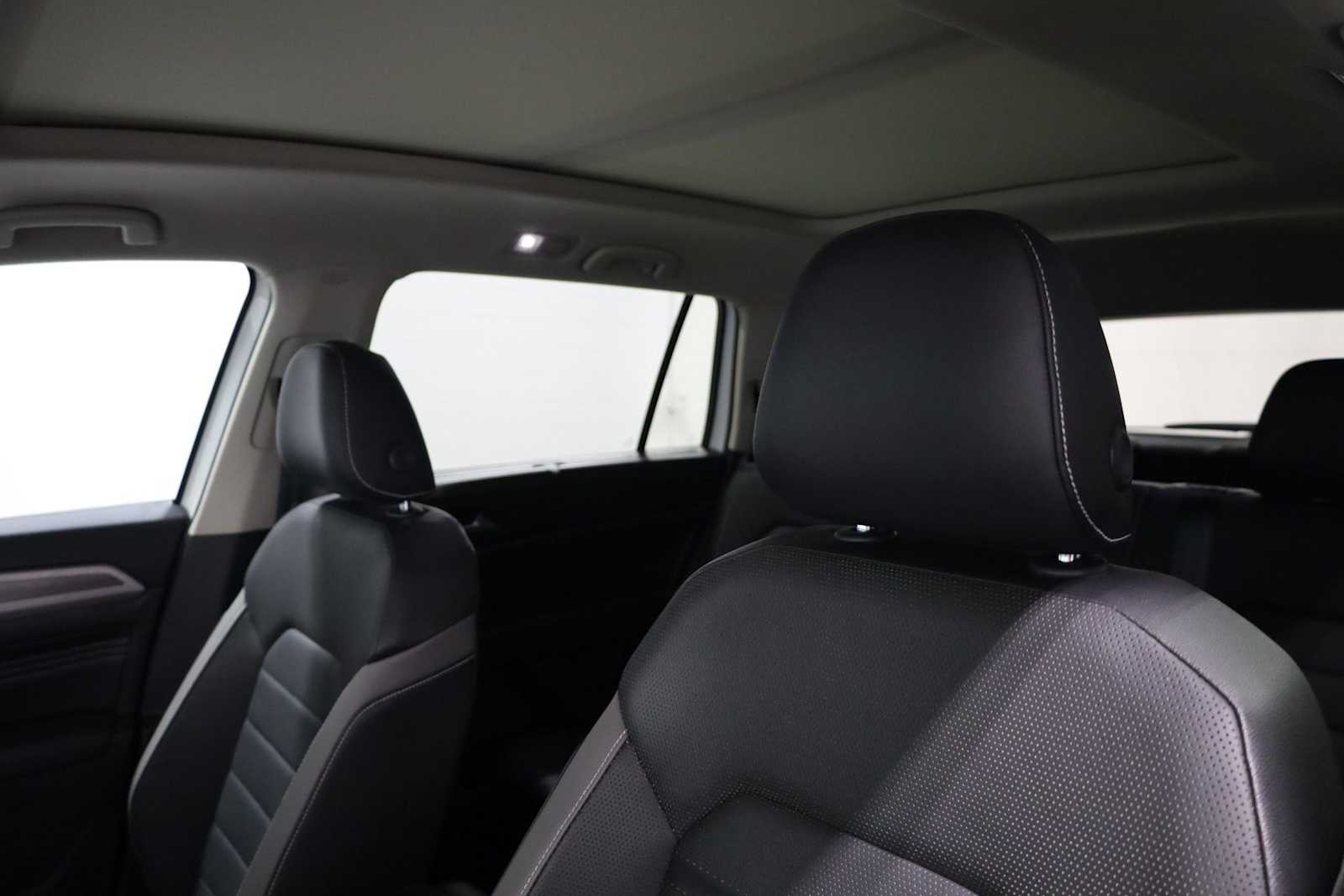 Thumbnail: 2021 Volkswagen Atlas - 17