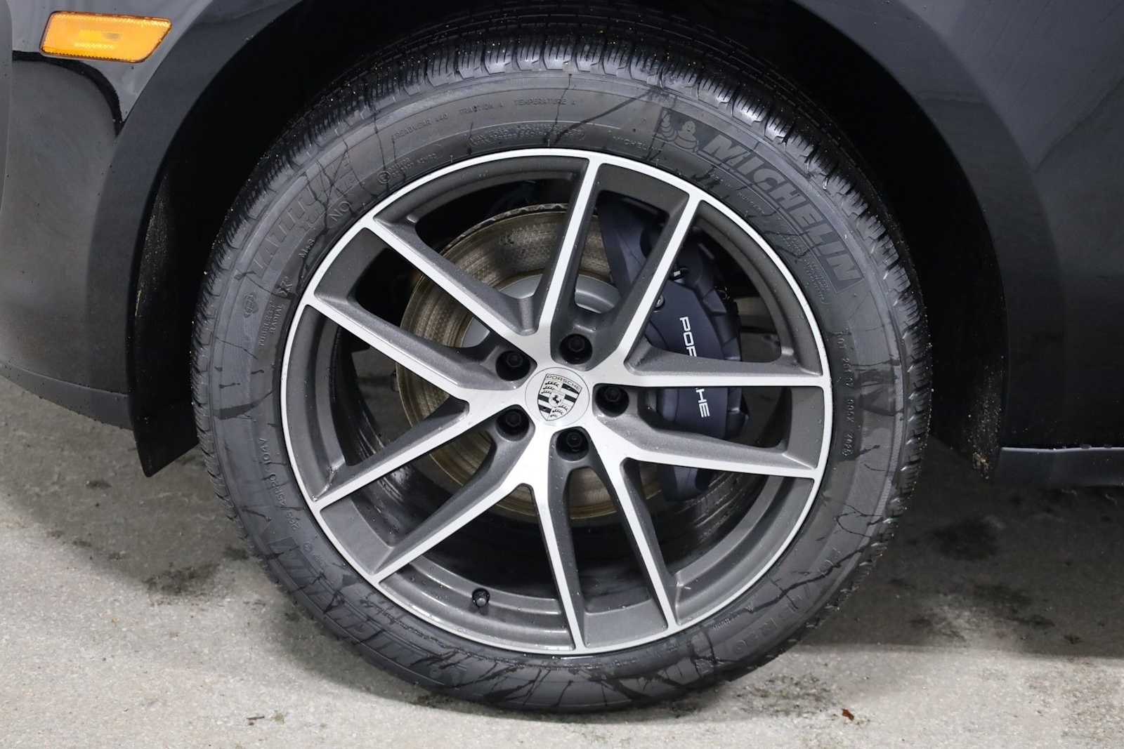 Thumbnail: 2026 Porsche Macan - 40