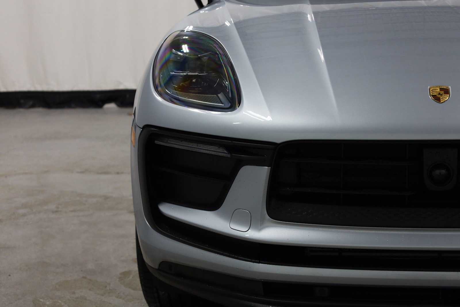 Thumbnail: 2026 Porsche Macan - 15