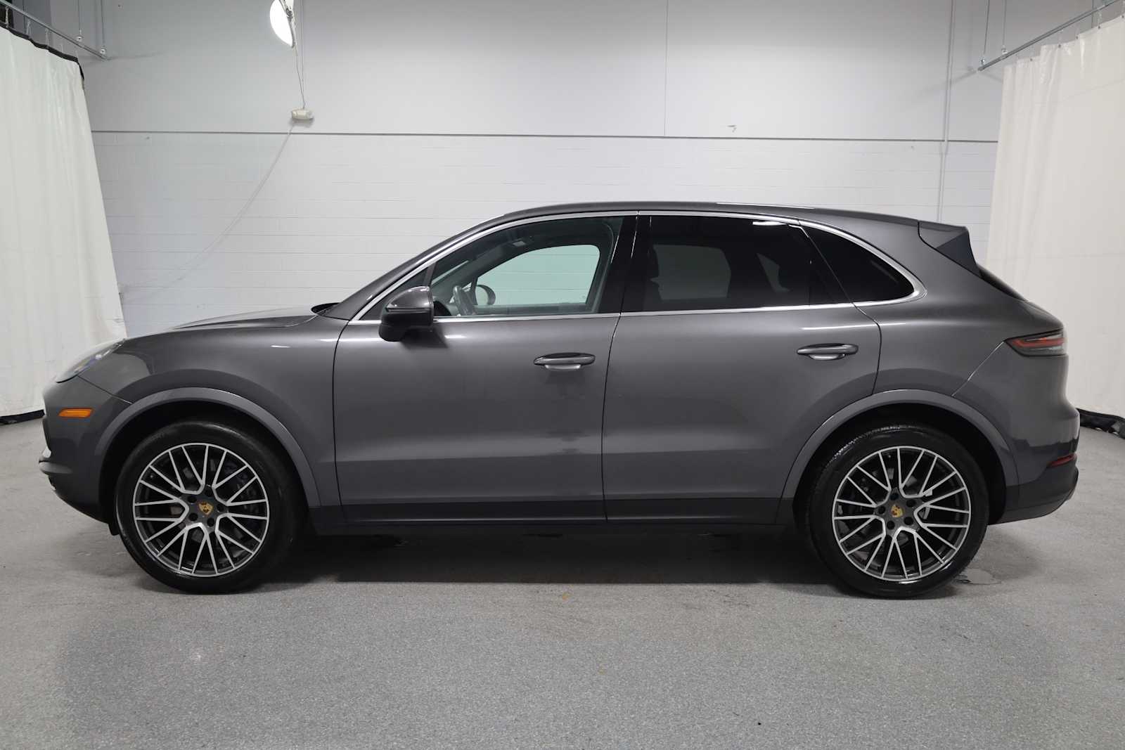 Thumbnail: 2022 Porsche Cayenne - 2