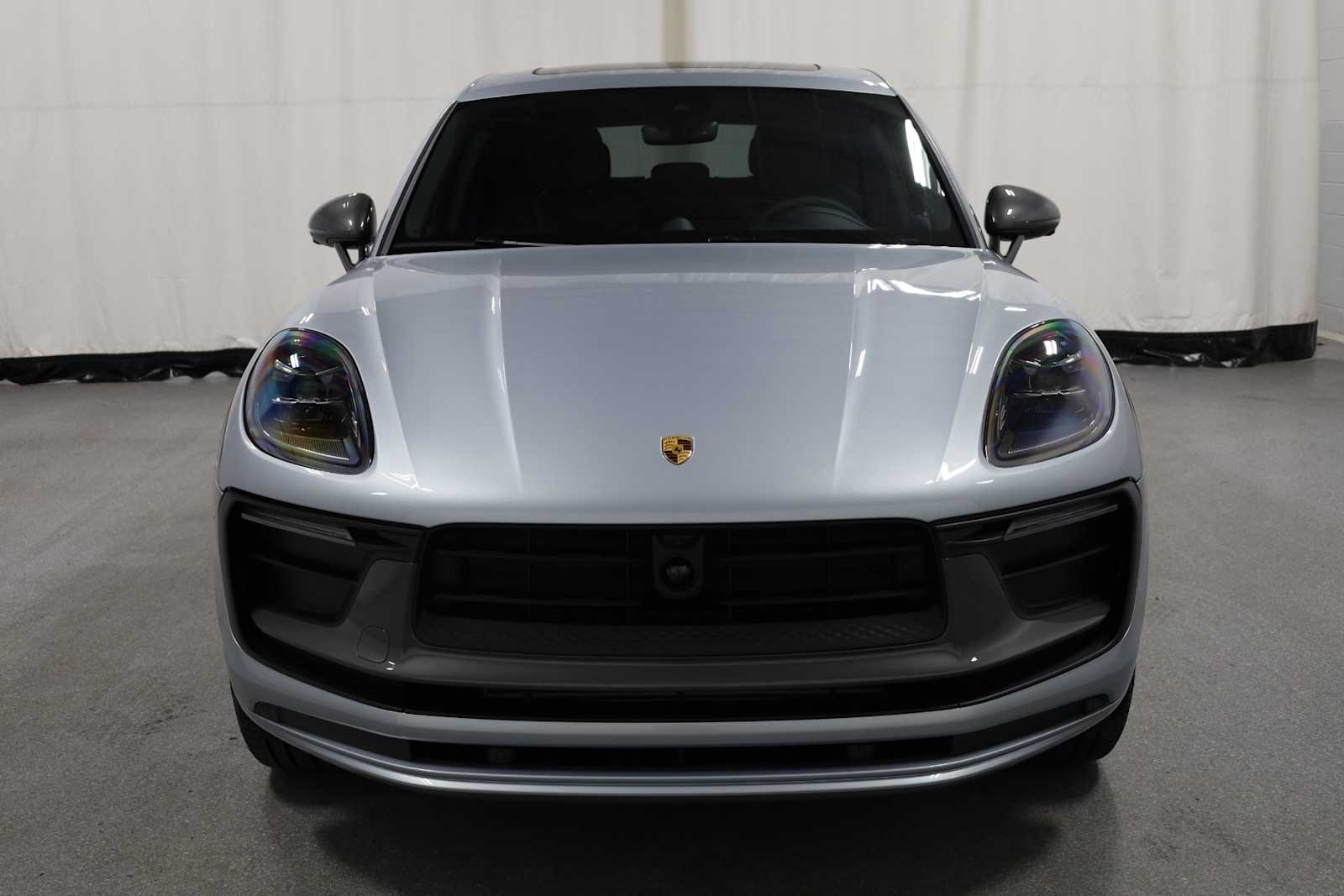 Thumbnail: 2025 Porsche Macan - 14