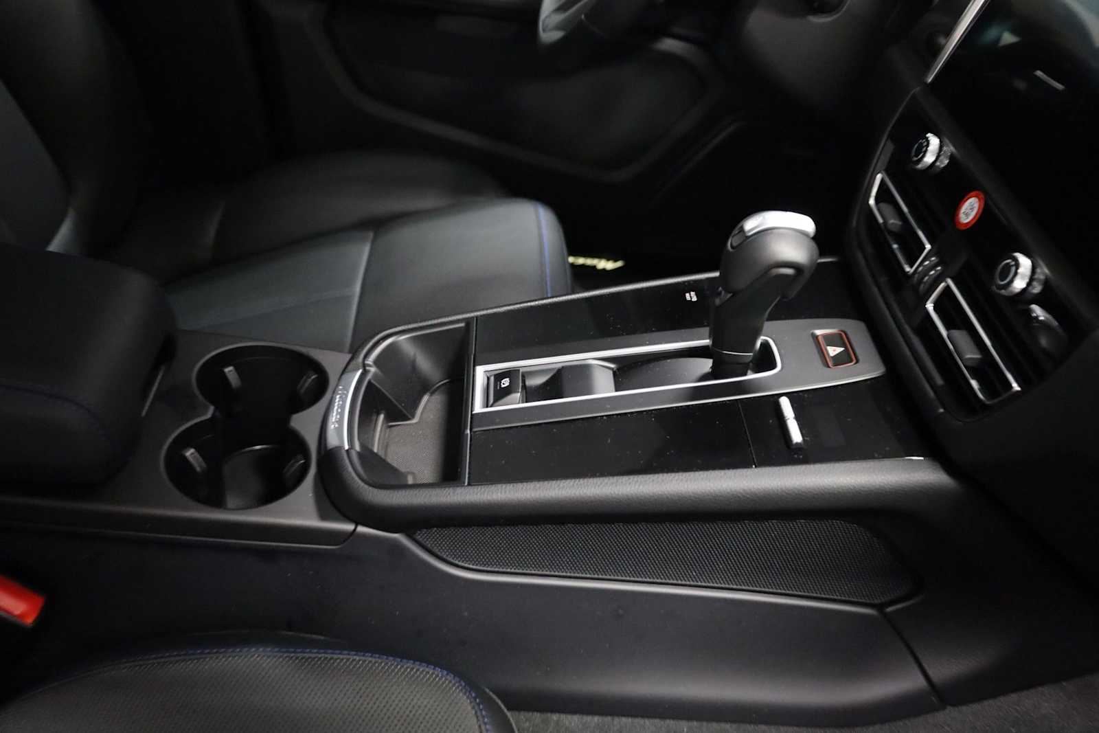 Thumbnail: 2025 Porsche Macan - 21