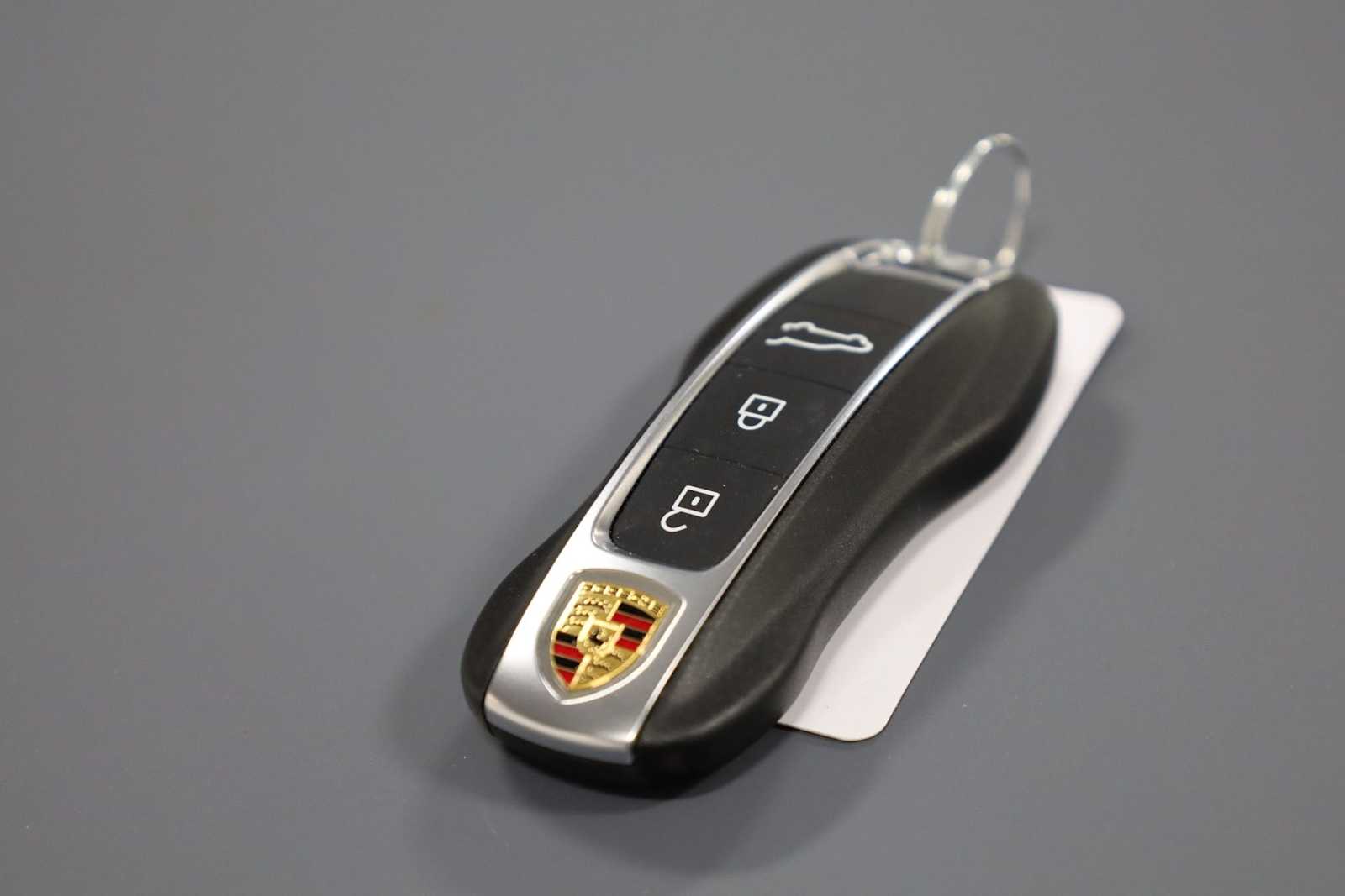 Thumbnail: 2022 Porsche  - 42