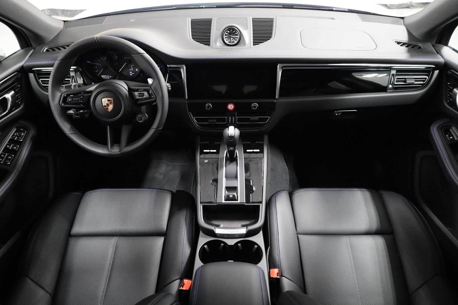 Thumbnail: 2025 Porsche Macan - 26