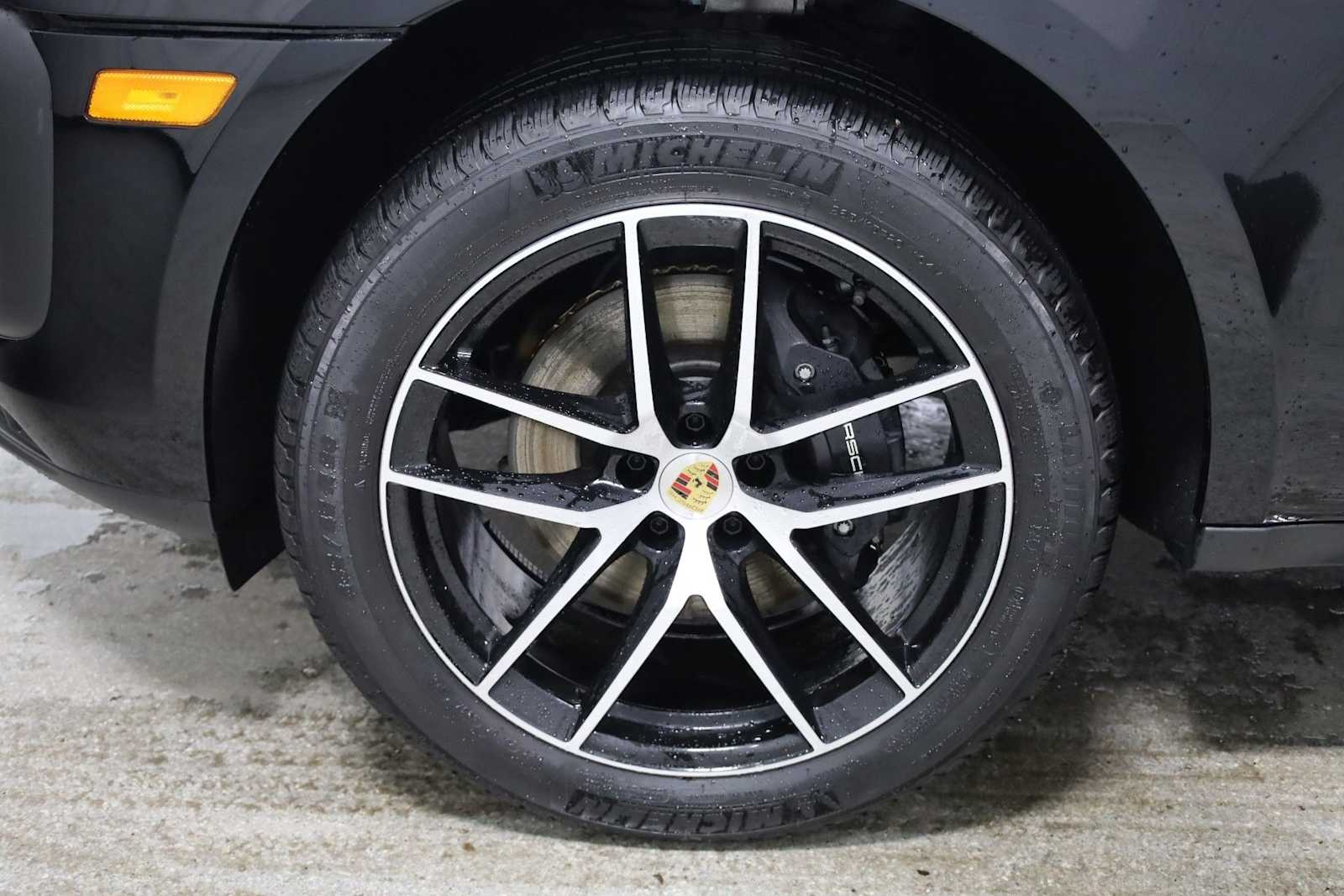 Thumbnail: 2025 Porsche Macan - 40