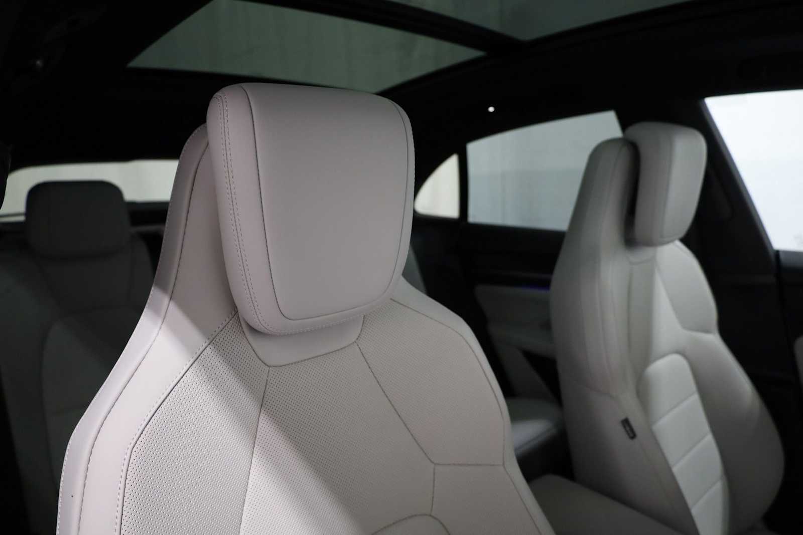 Thumbnail: 2025 Porsche Macan - 22