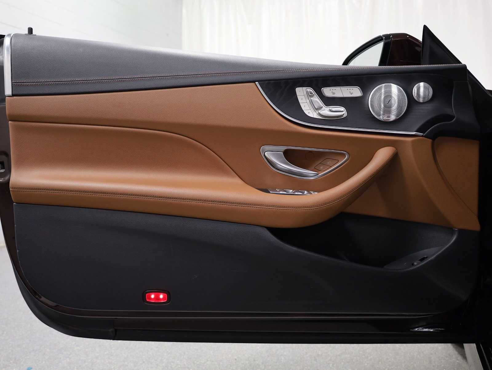 Thumbnail: 2020 Mercedes-Benz E-Class - 17