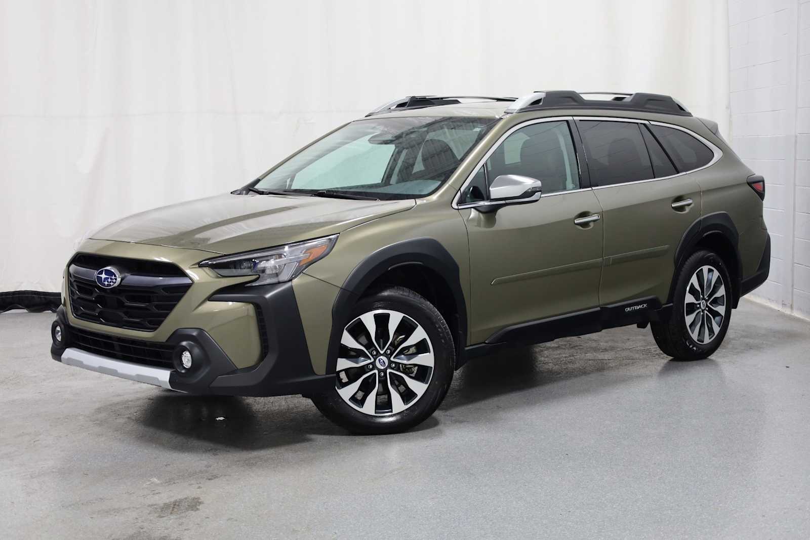 2024 Subaru Outback Touring Hero Image