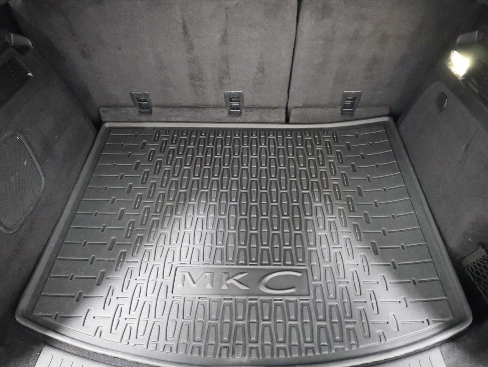 Thumbnail: 2016 Lincoln MKC - 37