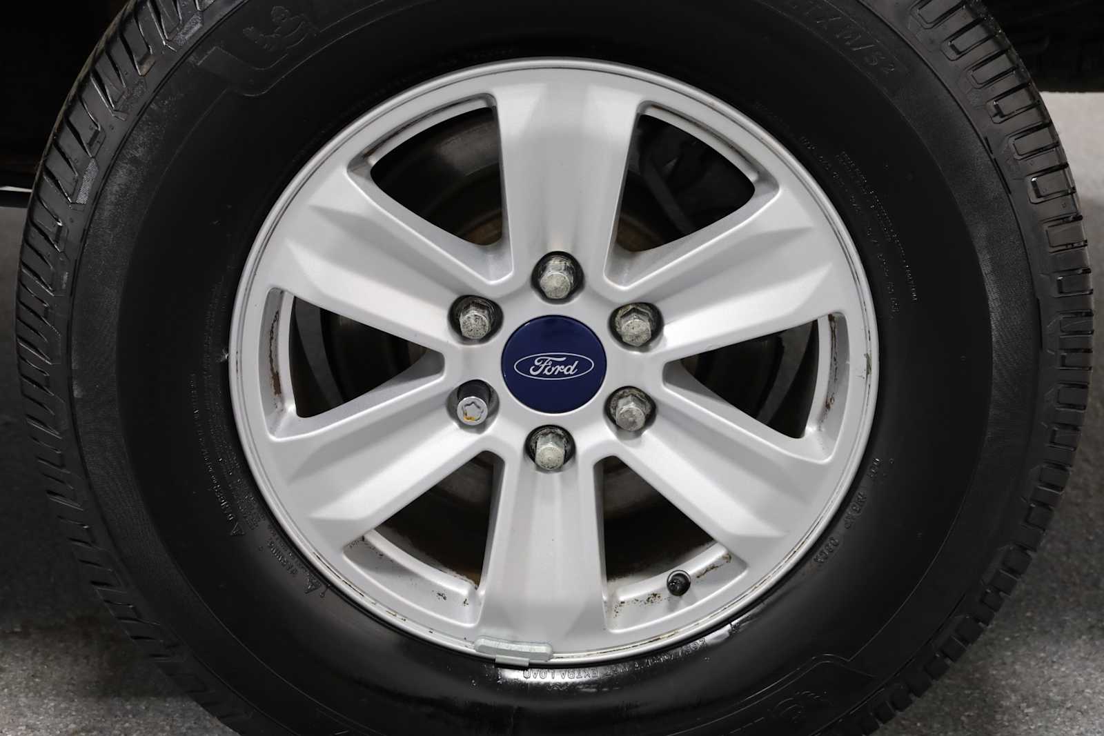 2017 Ford F-150  32