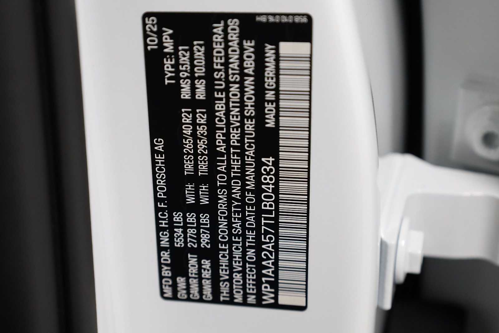 Thumbnail: 2026 Porsche Macan - 44