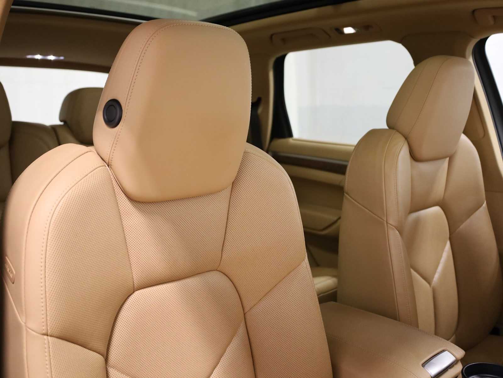Thumbnail: 2015 Porsche Cayenne - 22