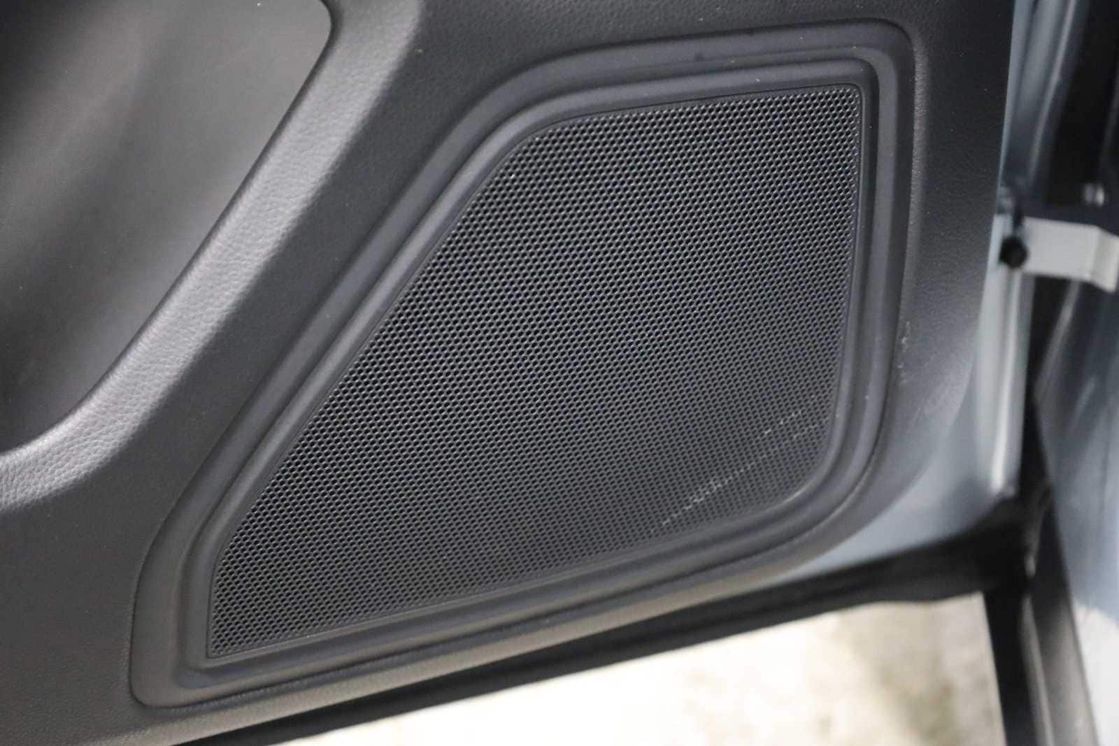 Thumbnail: 2023 Porsche Macan - 17