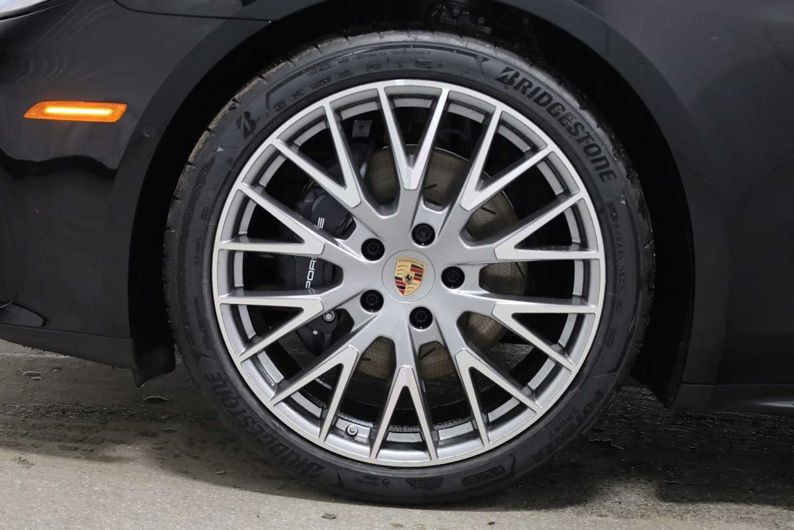 Thumbnail: 2026 Porsche Panamera - 40