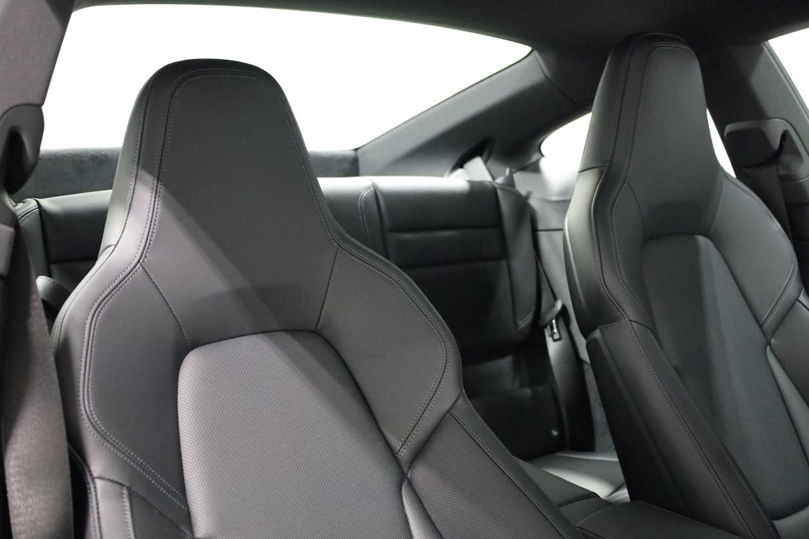 Thumbnail: 2025 Porsche 911 - 22