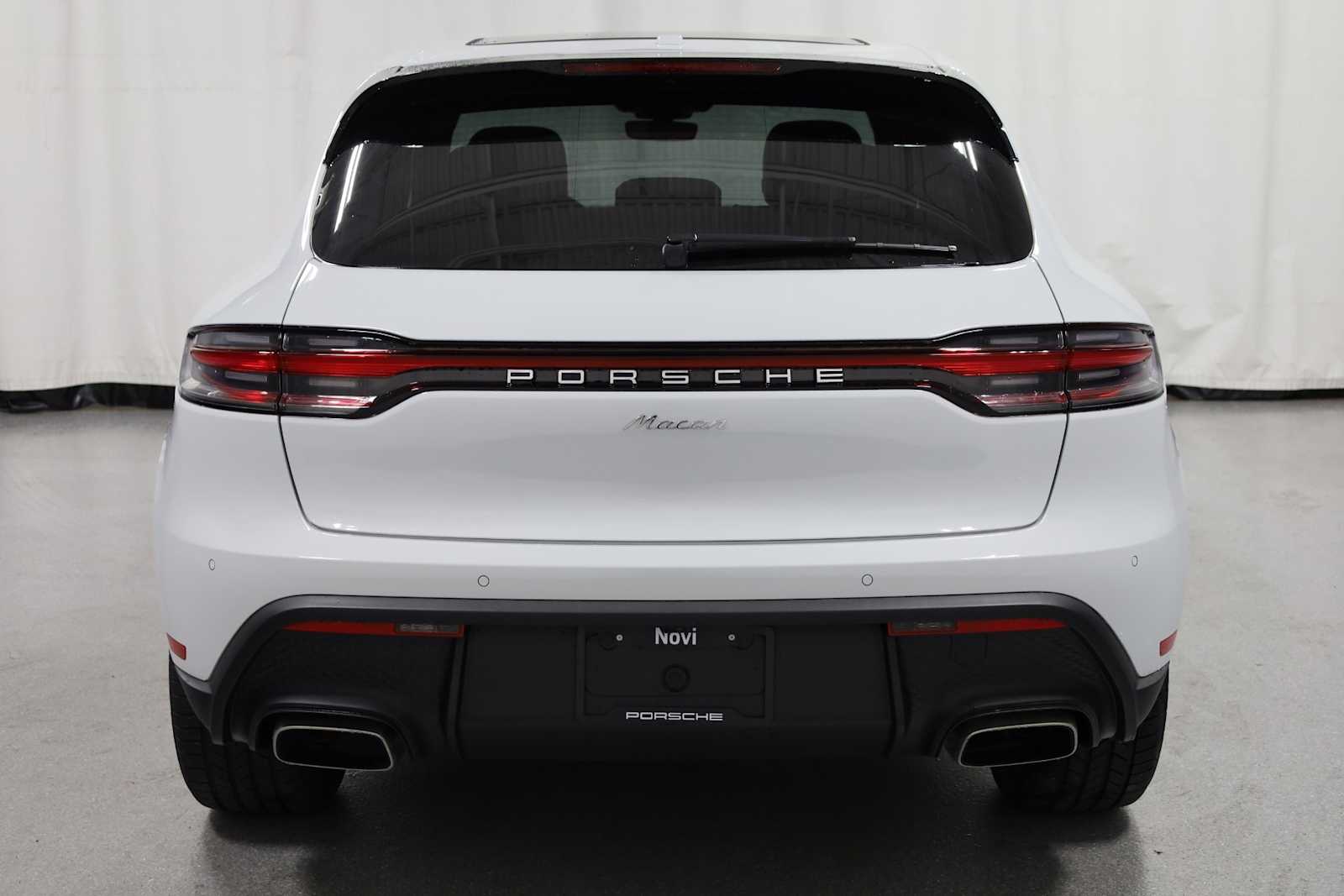Thumbnail: 2026 Porsche Macan - 7