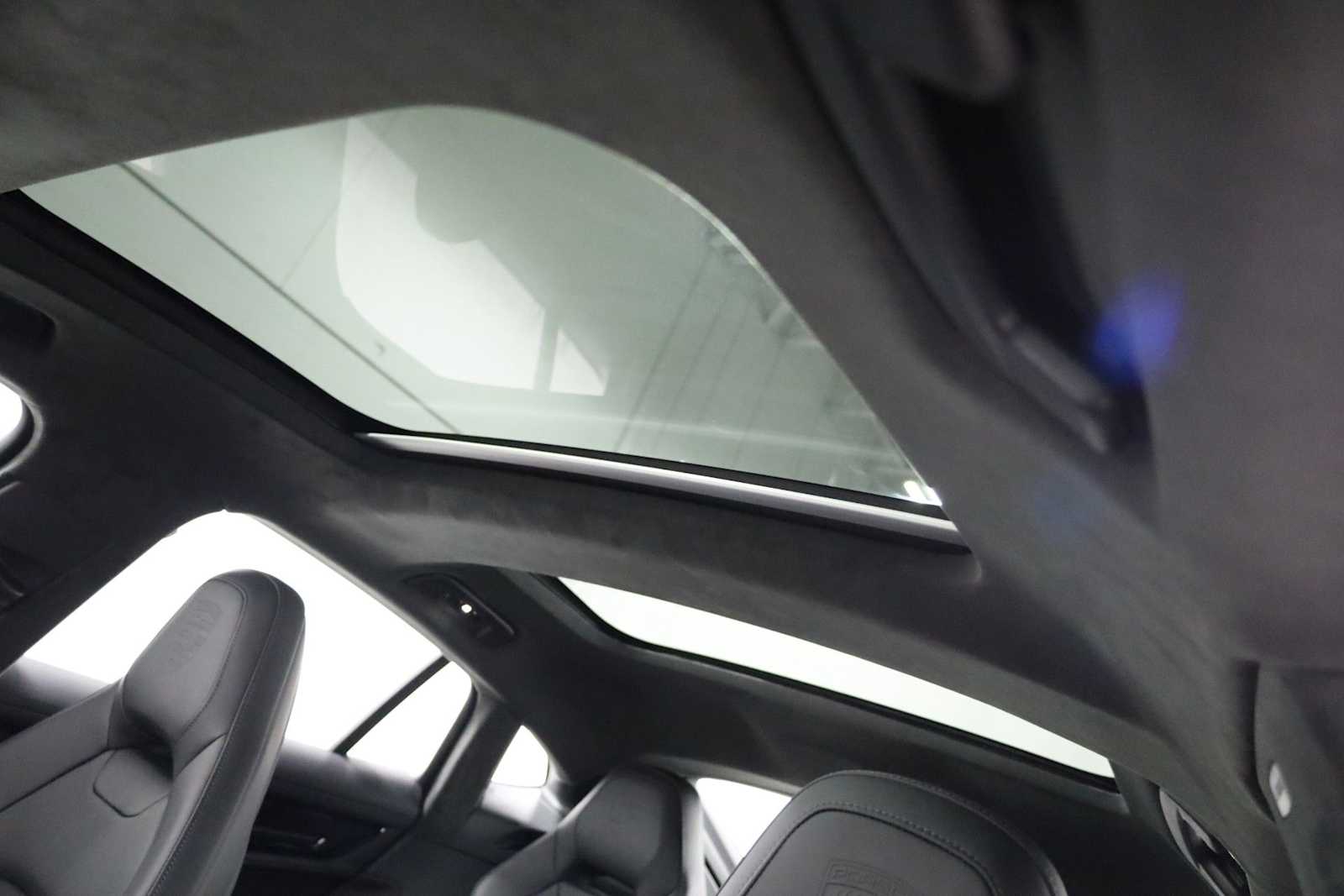 Thumbnail: 2026 Porsche Panamera - 20