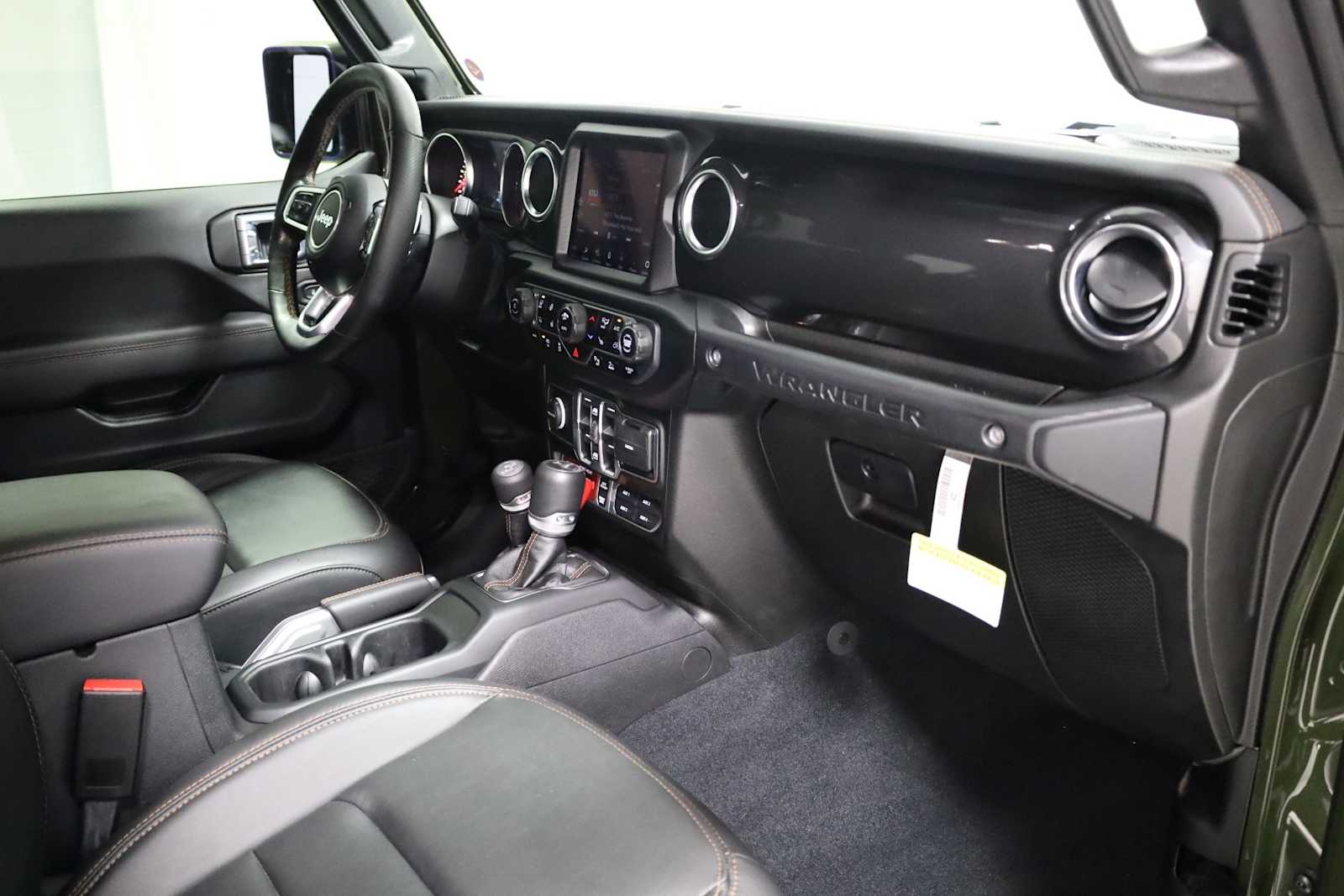 Thumbnail: 2022 Jeep Wrangler - 6