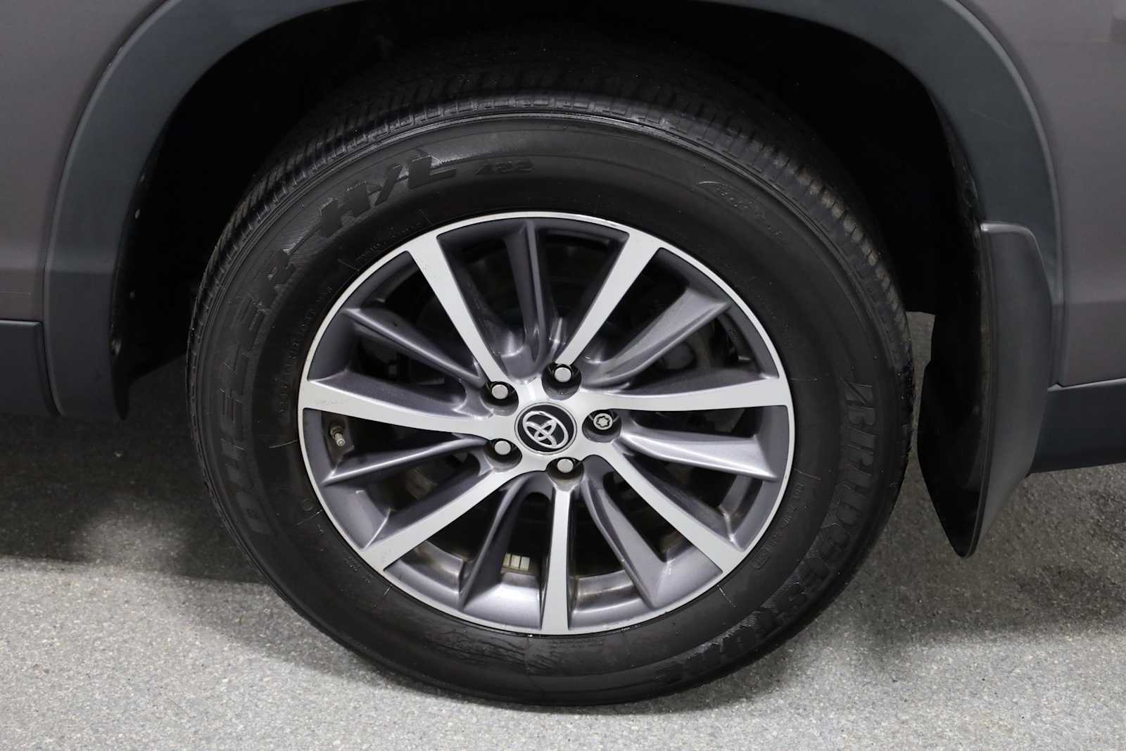 Thumbnail: 2019 Toyota Highlander - 37